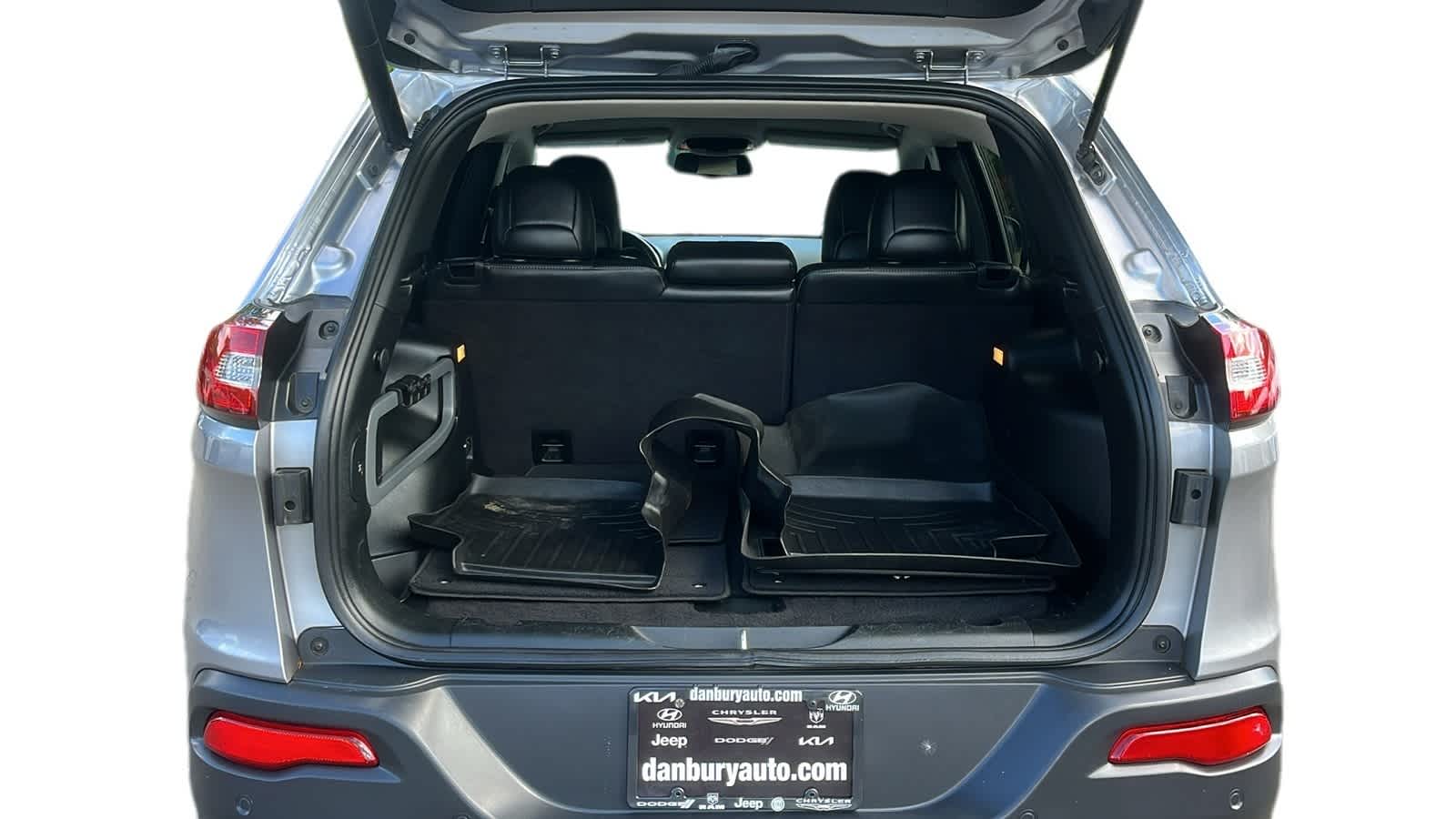 used 2018 Jeep Cherokee car, priced at $15,672