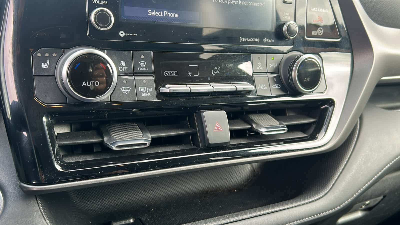 used 2022 Toyota Highlander car, priced at $38,909
