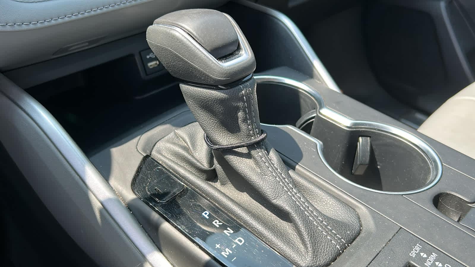 used 2022 Toyota Highlander car, priced at $36,307