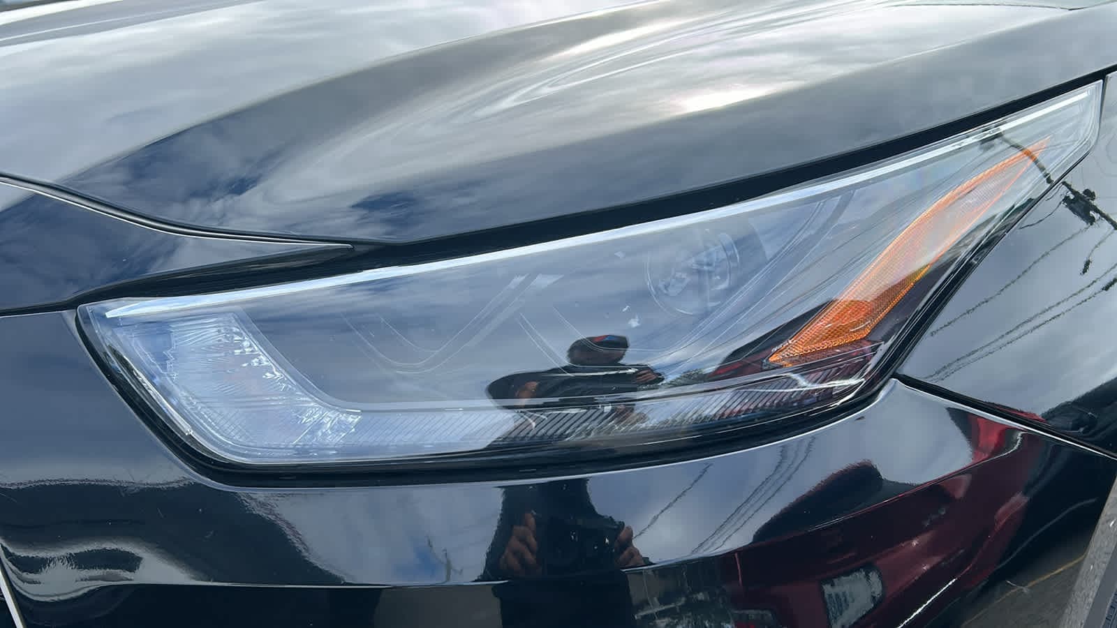 used 2022 Toyota Highlander car, priced at $38,909