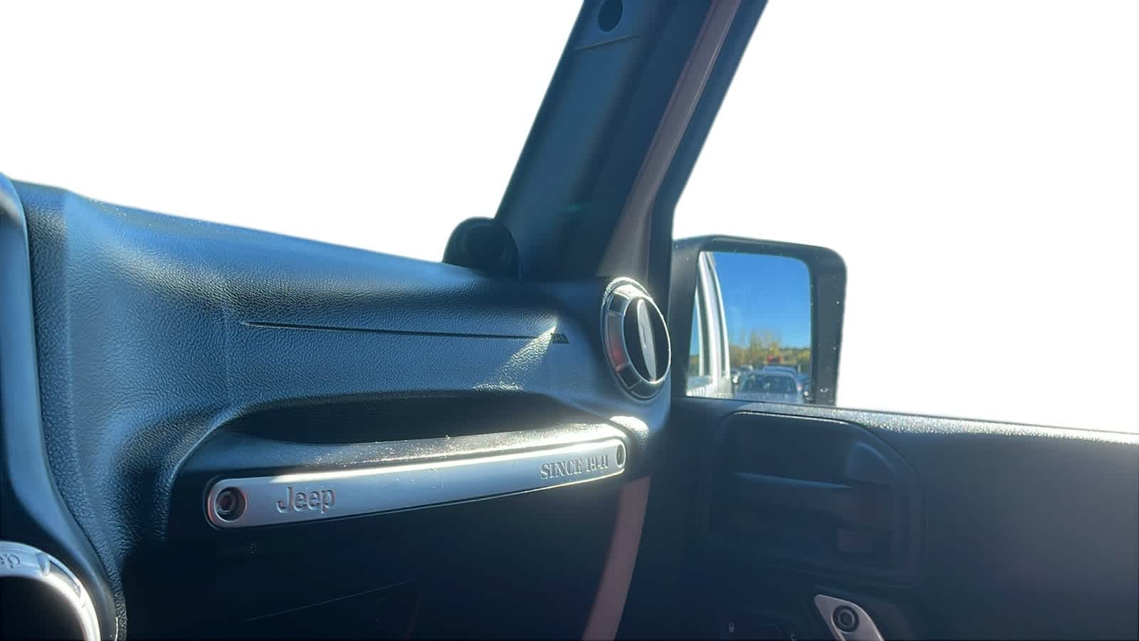 used 2014 Jeep Wrangler Unlimited car, priced at $15,942