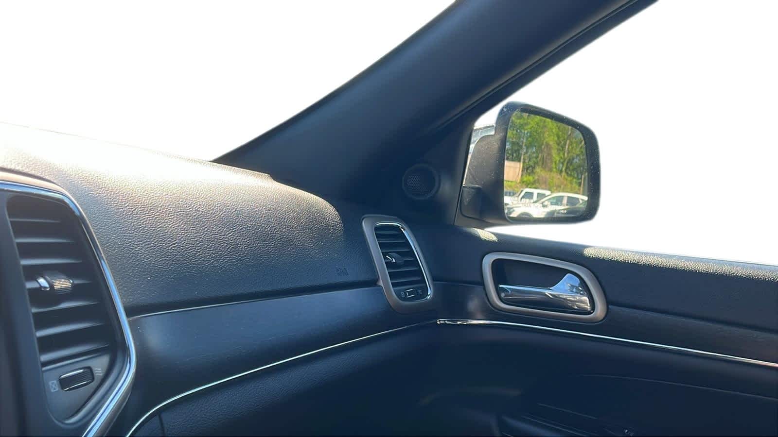 used 2015 Jeep Grand Cherokee car, priced at $9,772