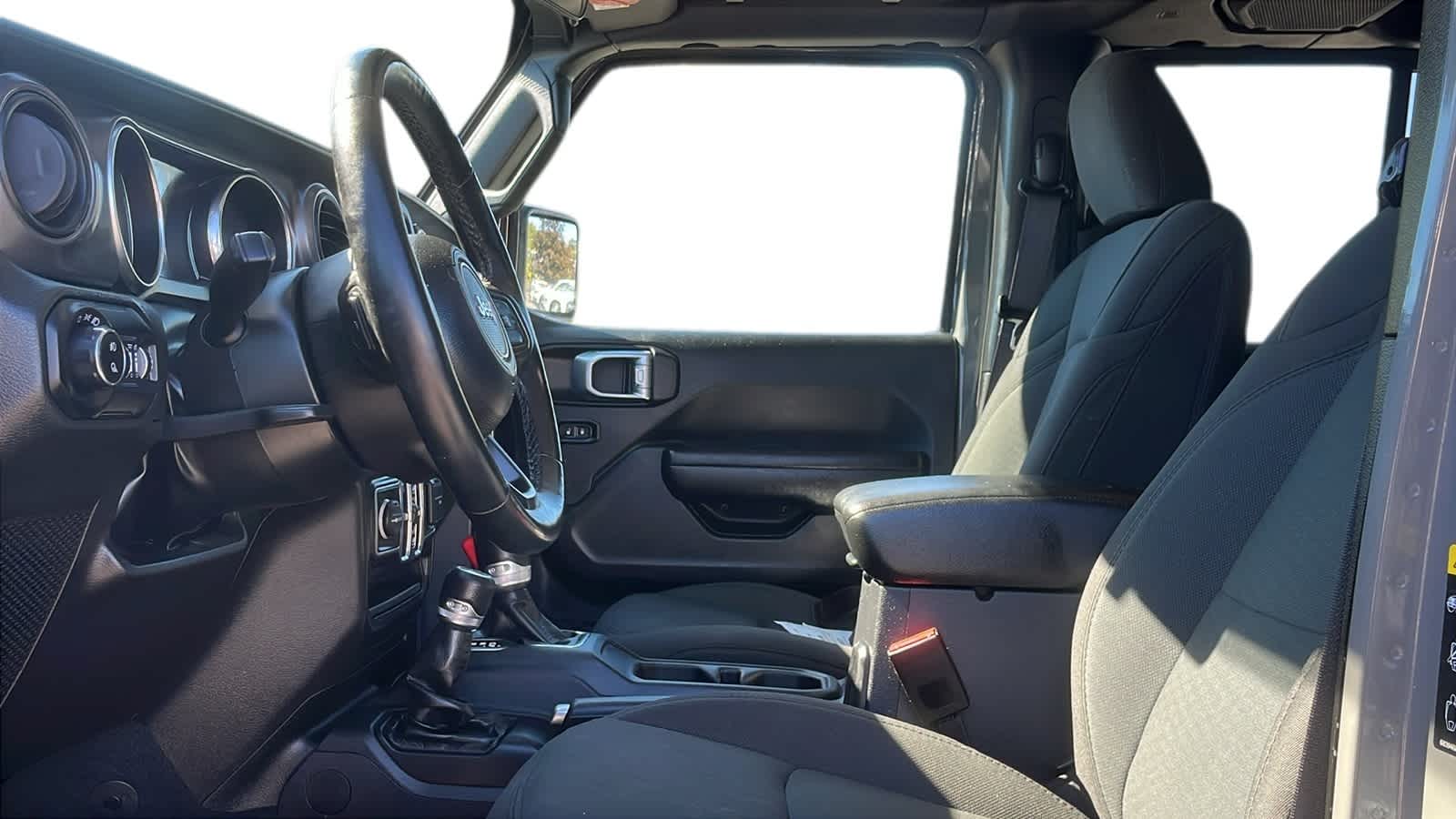 used 2022 Jeep Gladiator car, priced at $35,682