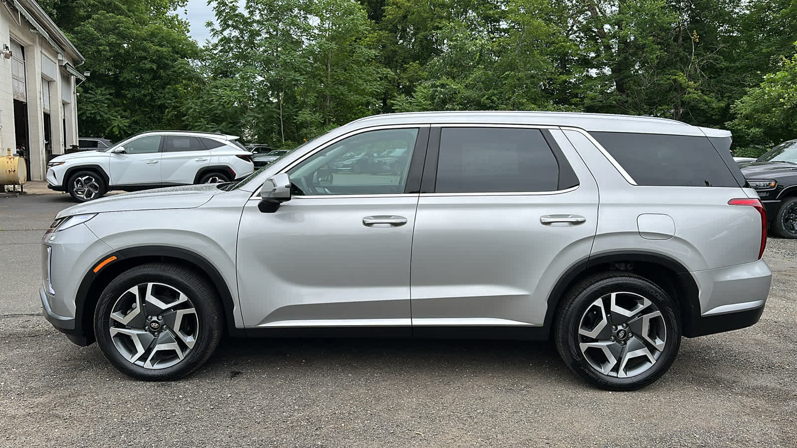 used 2025 Hyundai Palisade car, priced at $43,707