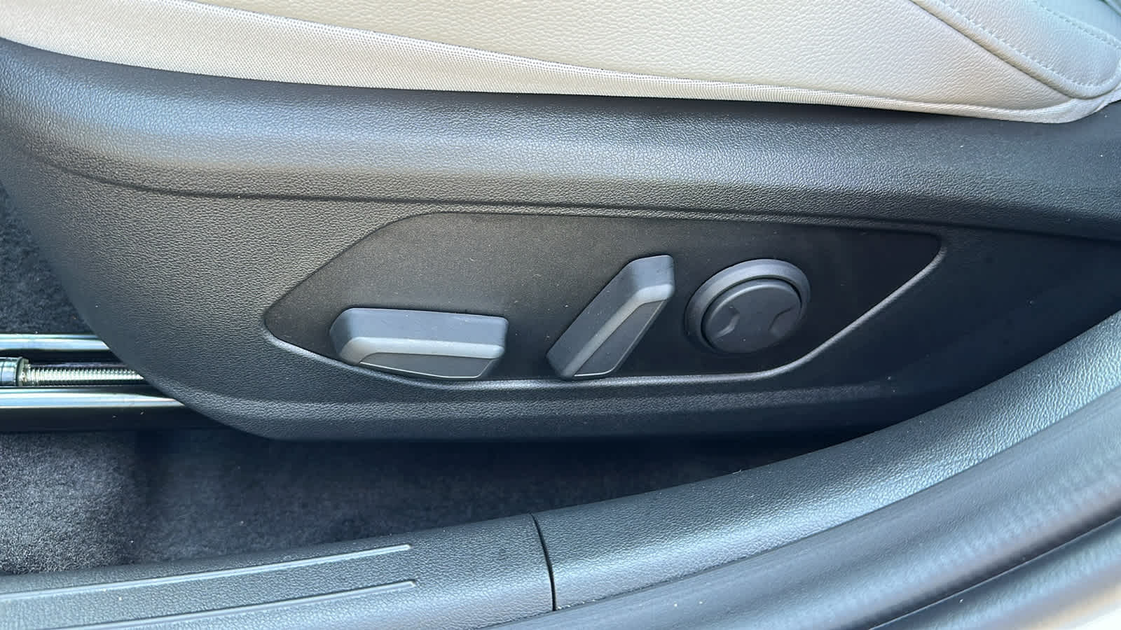 used 2025 Hyundai Elantra car, priced at $27,507