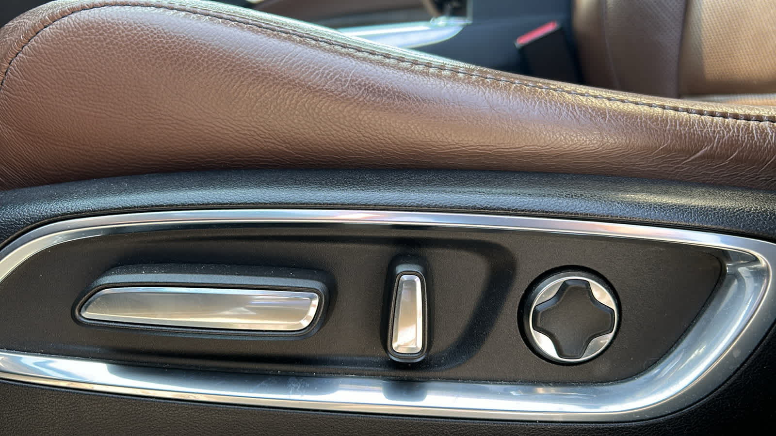 used 2019 Acura MDX car, priced at $21,601