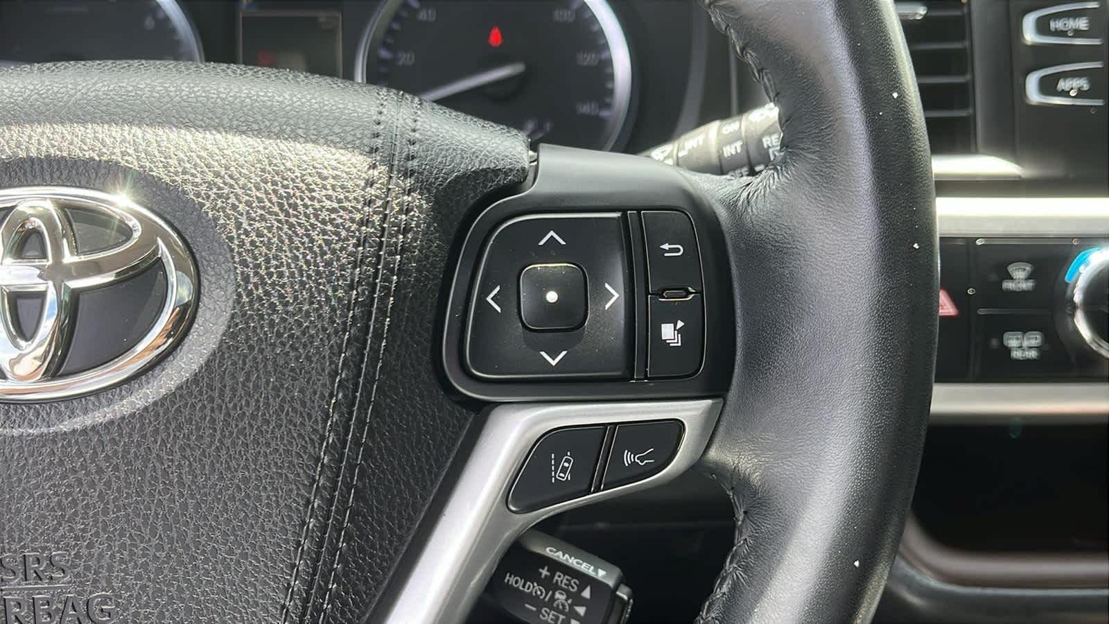 used 2018 Toyota Highlander car