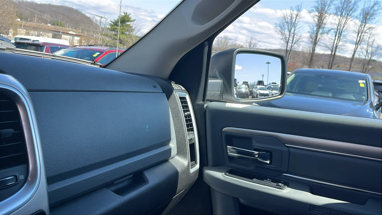 used 2019 Ram 1500 Classic car, priced at $28,774