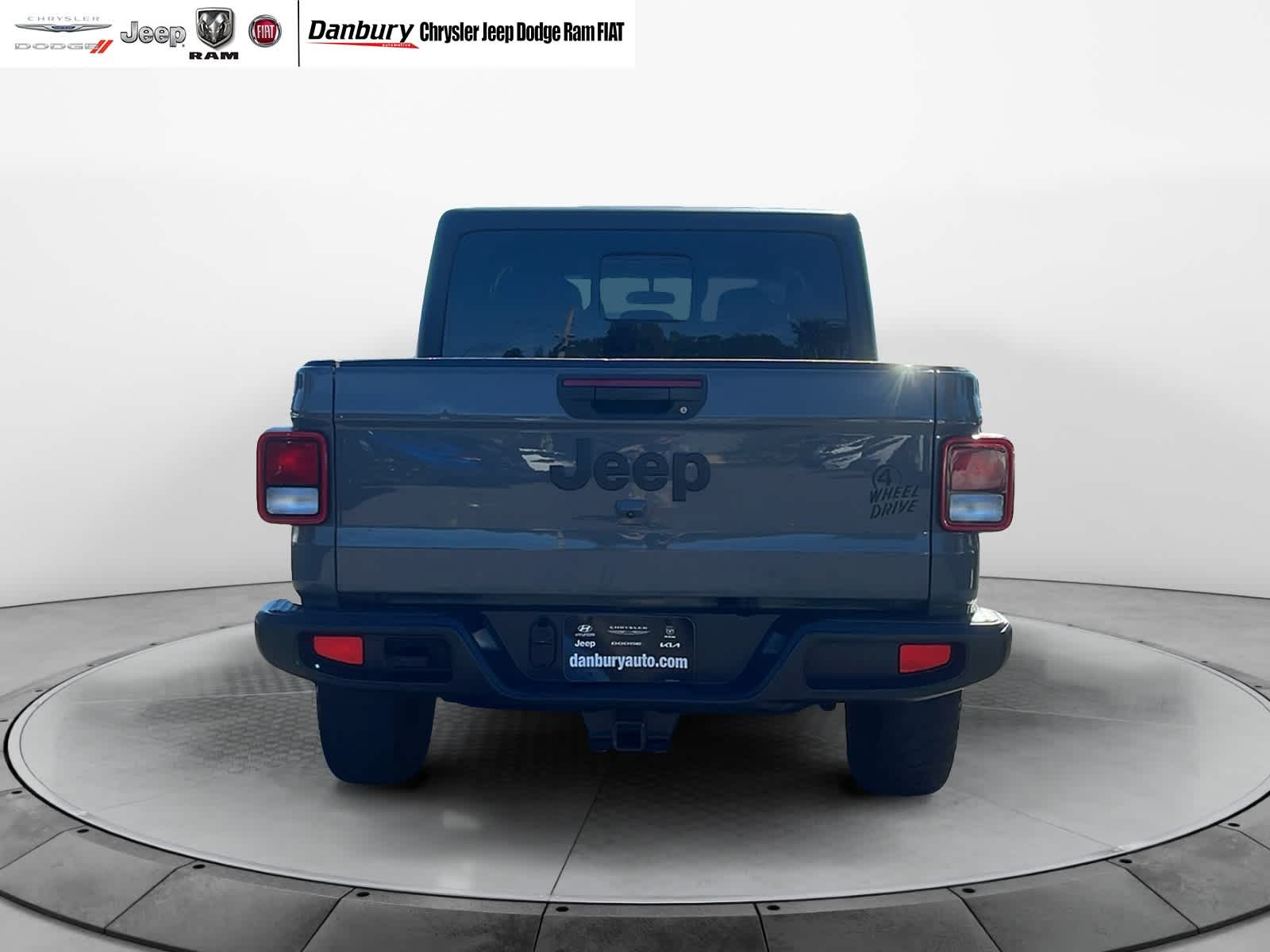 used 2022 Jeep Gladiator car, priced at $35,682