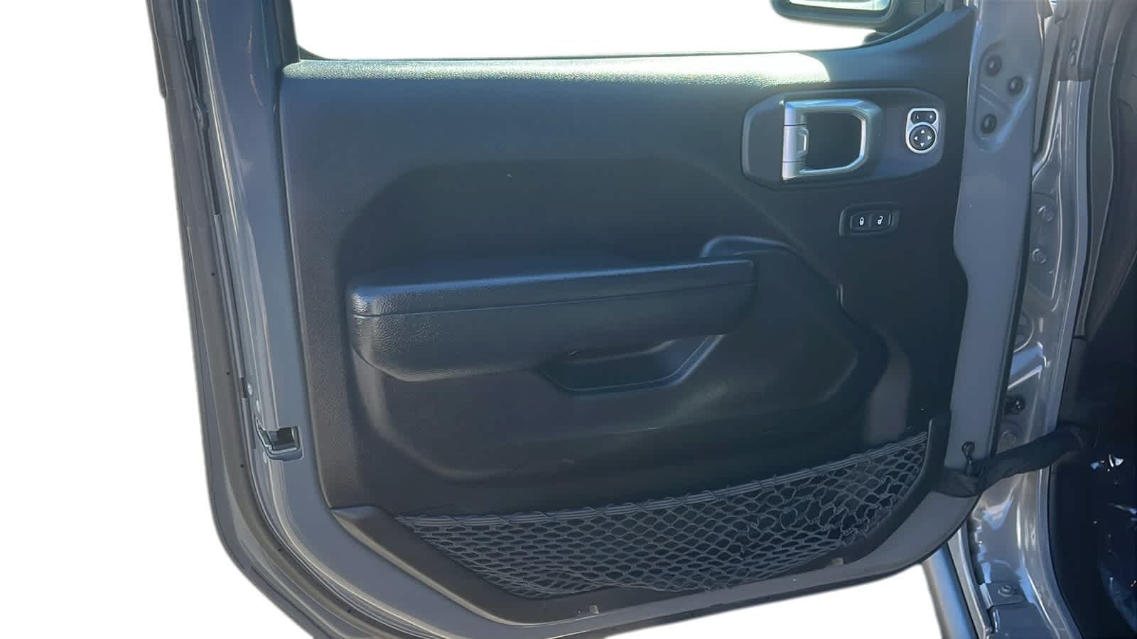 used 2022 Jeep Gladiator car, priced at $35,682