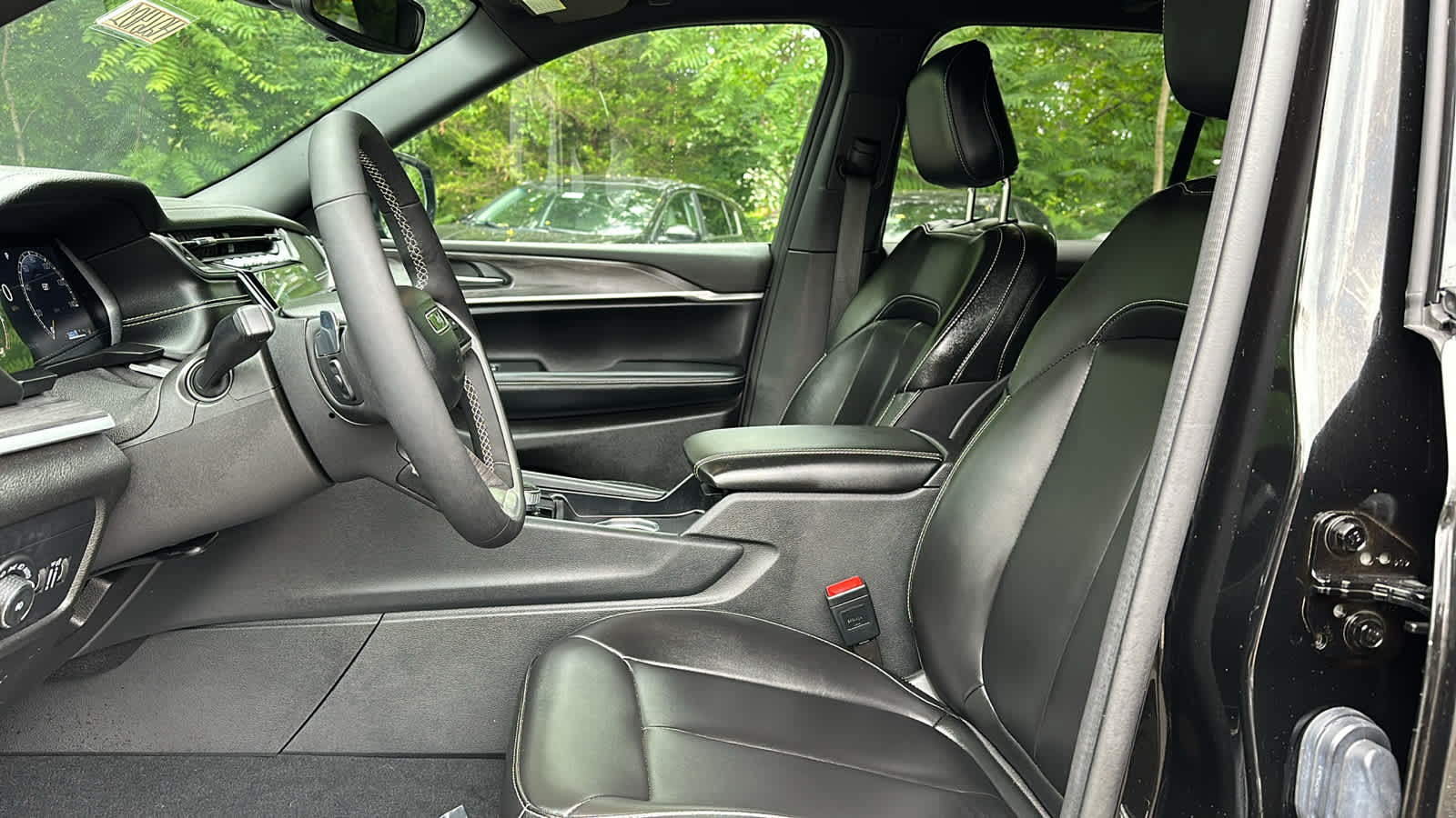 used 2024 Jeep Grand Cherokee car, priced at $38,807