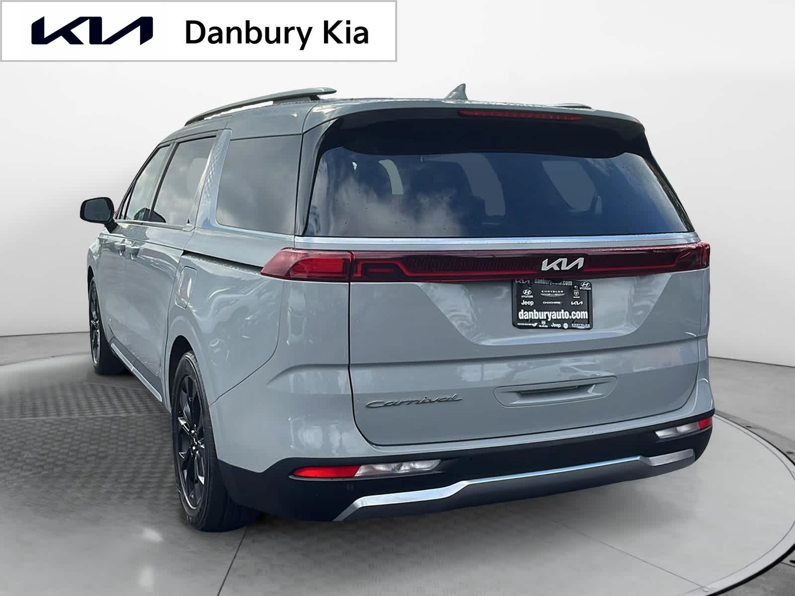 used 2022 Kia Carnival car, priced at $35,640