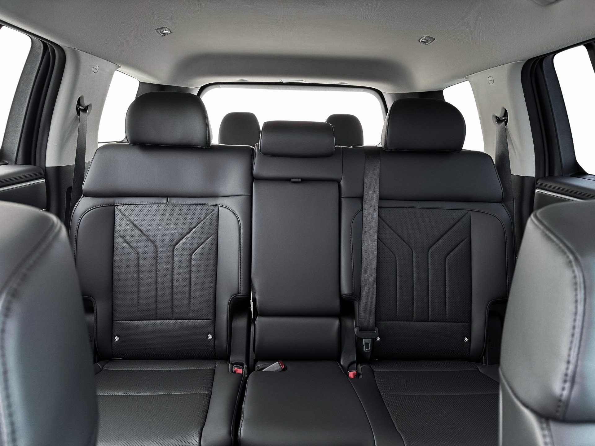 new 2025 Hyundai Santa Fe Hybrid car, priced at $41,900