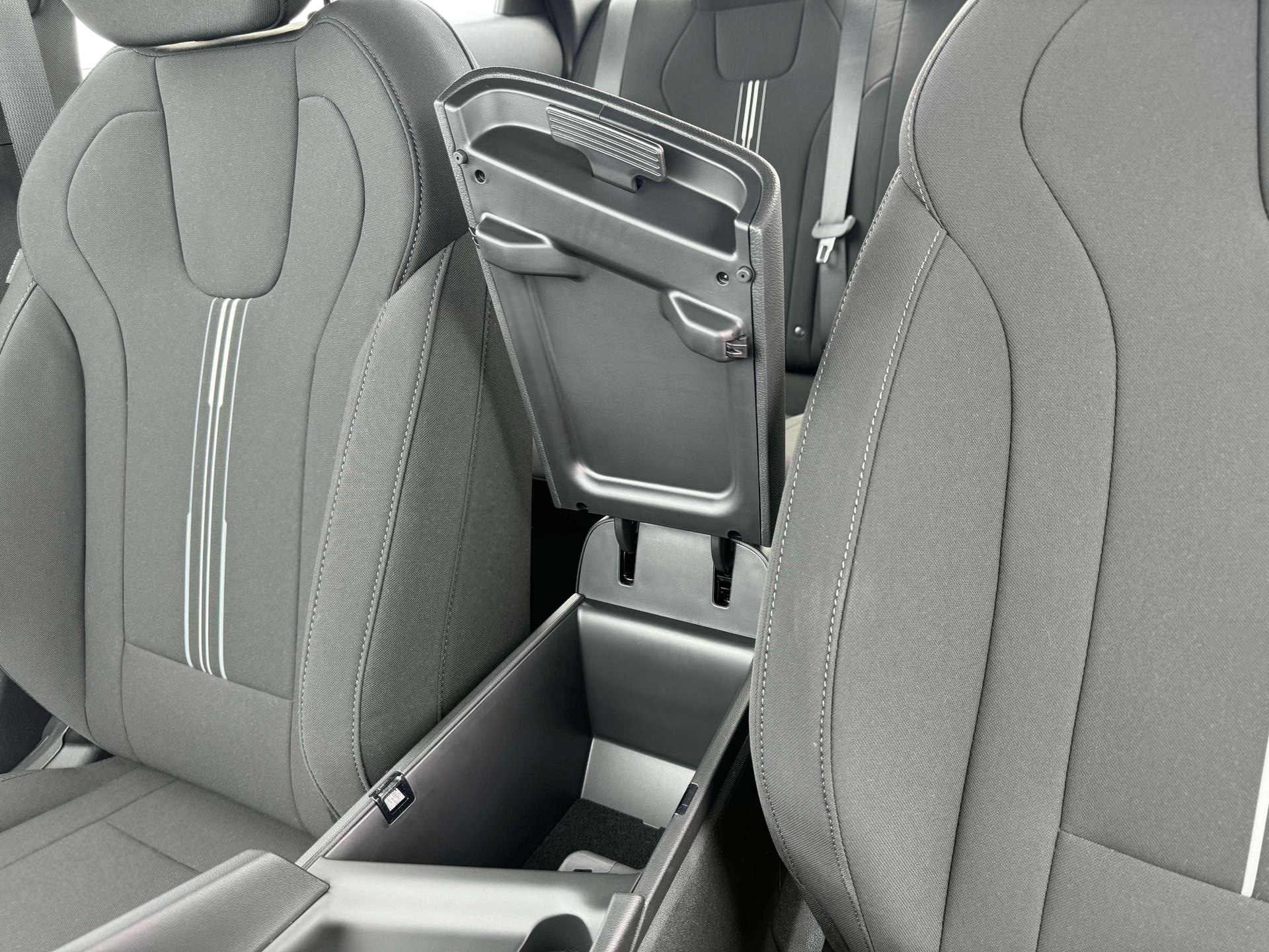 new 2025 Hyundai Elantra car, priced at $25,615