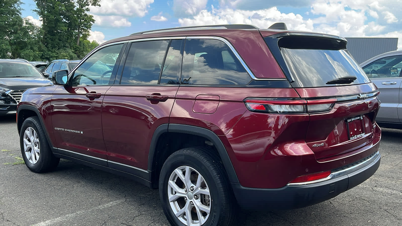 used 2022 Jeep Grand Cherokee car, priced at $29,344