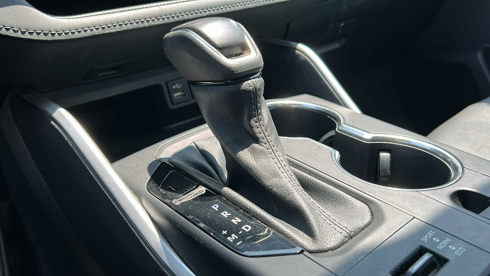 used 2022 Toyota Highlander car, priced at $33,807