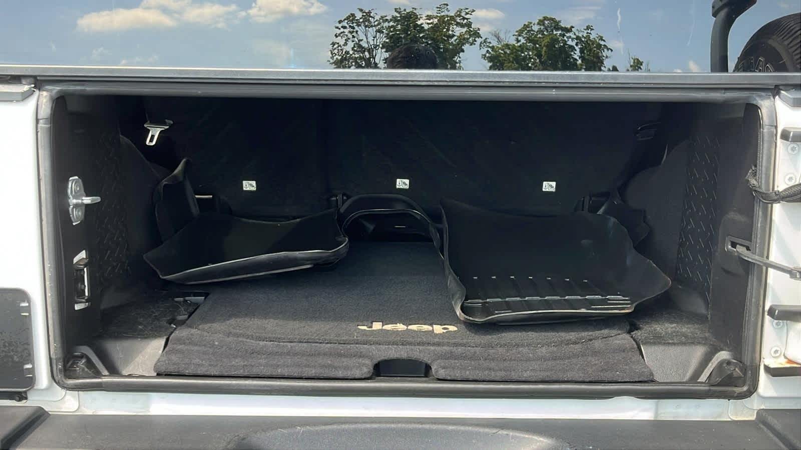 used 2013 Jeep Wrangler Unlimited car, priced at $12,492