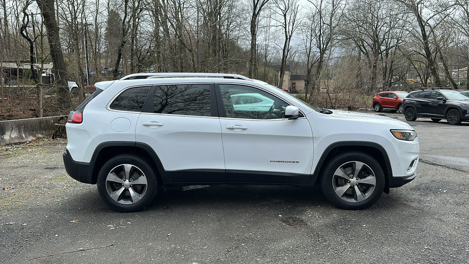 used 2019 Jeep Cherokee car, priced at $18,388