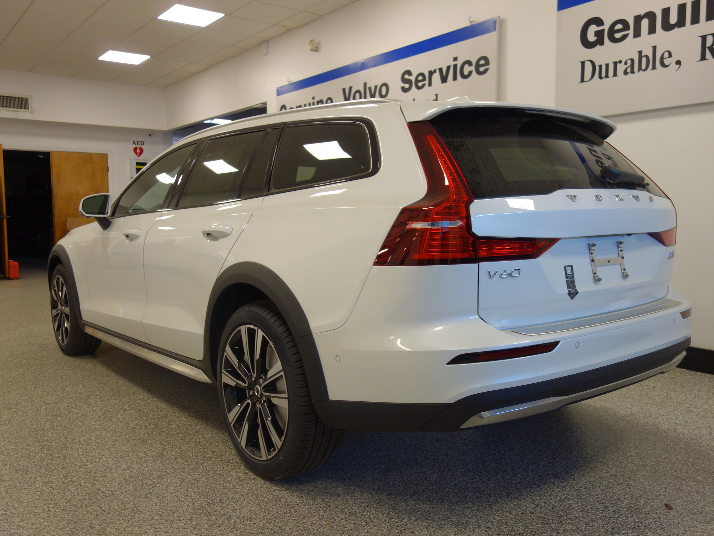 new 2024 Volvo V60 Cross Country car, priced at $58,725