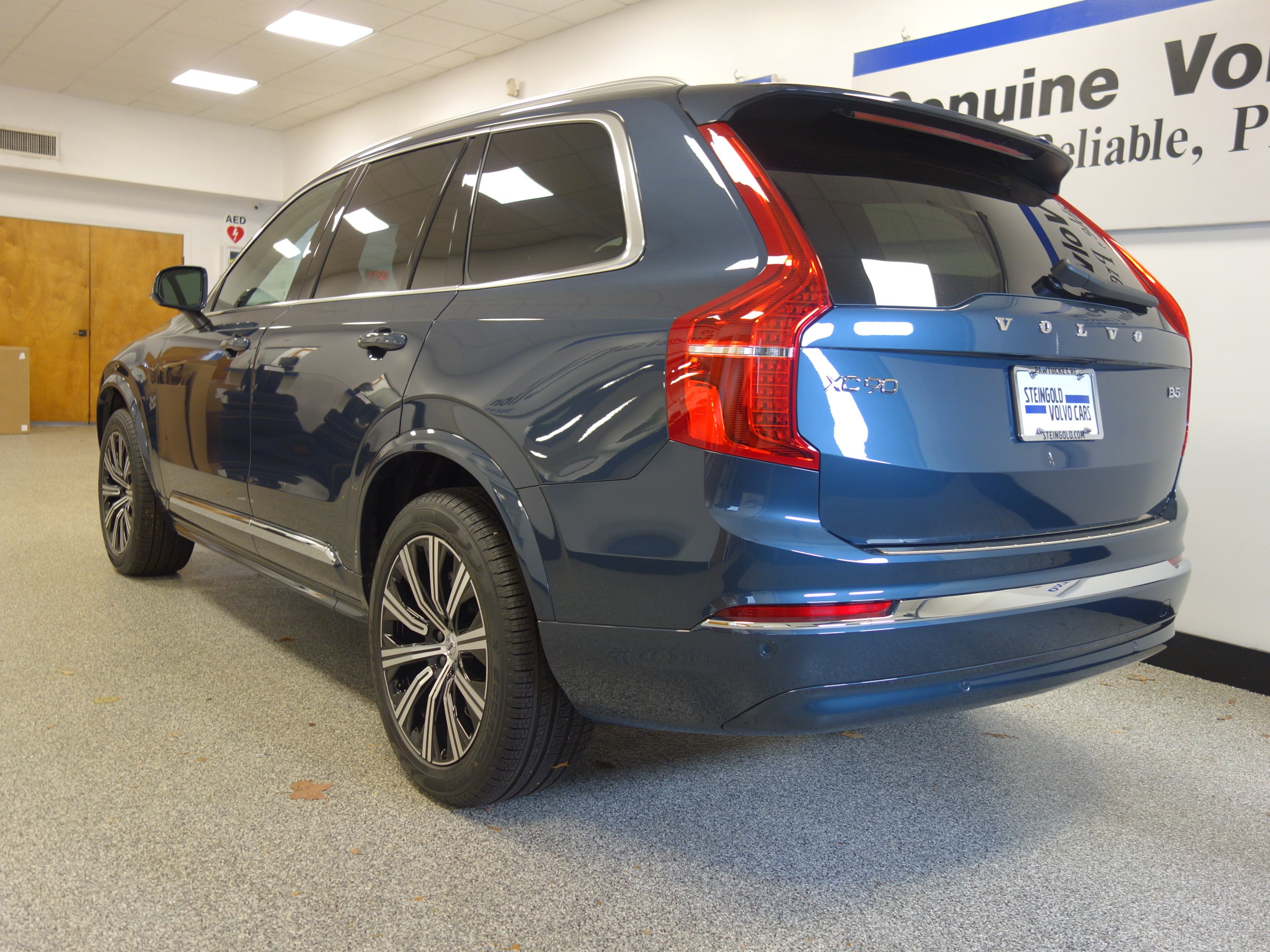 new 2024 Volvo XC90 car, priced at $59,965