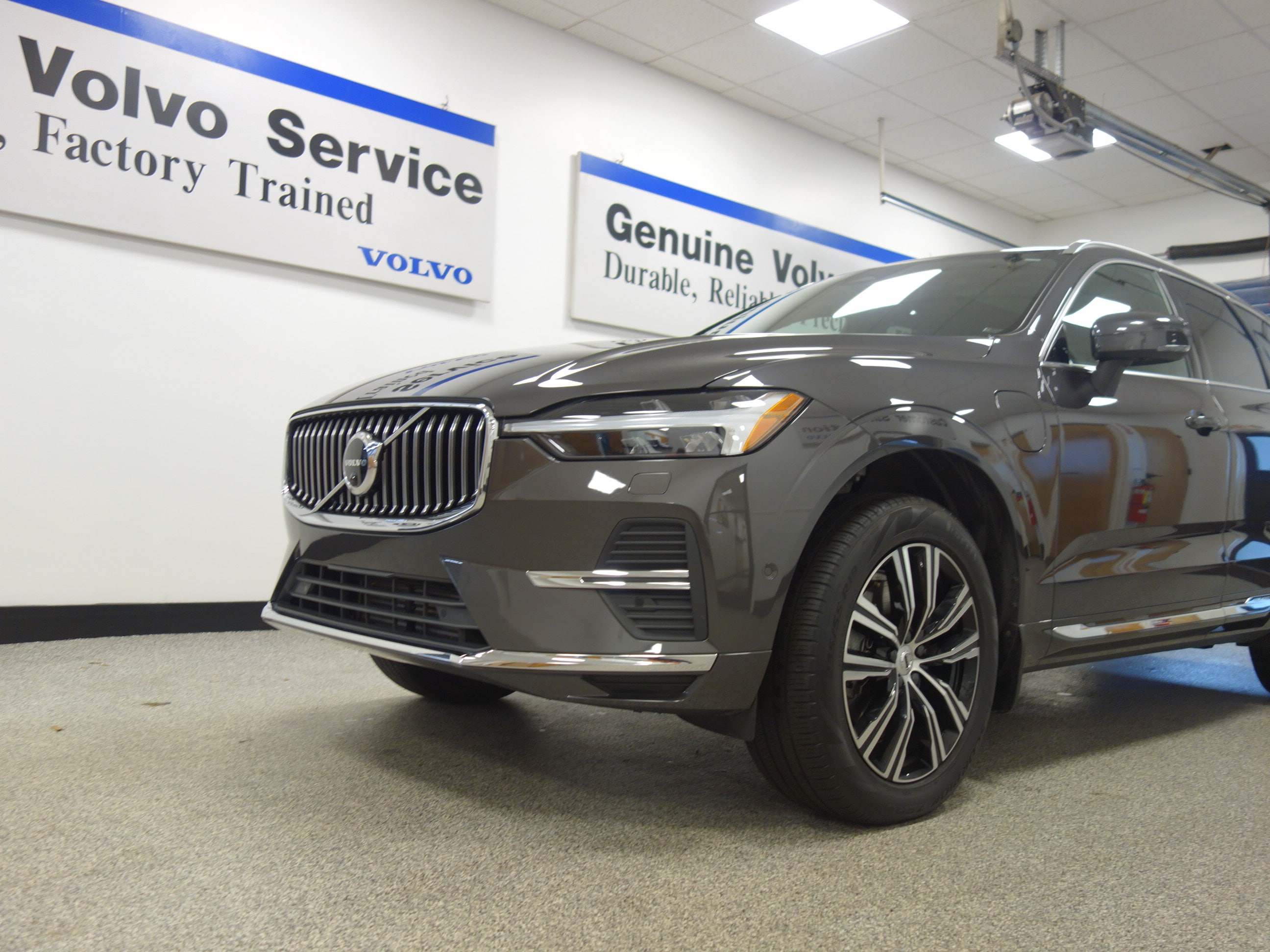 used 2022 Volvo XC60 Recharge Plug-In Hybrid car, priced at $55,500
