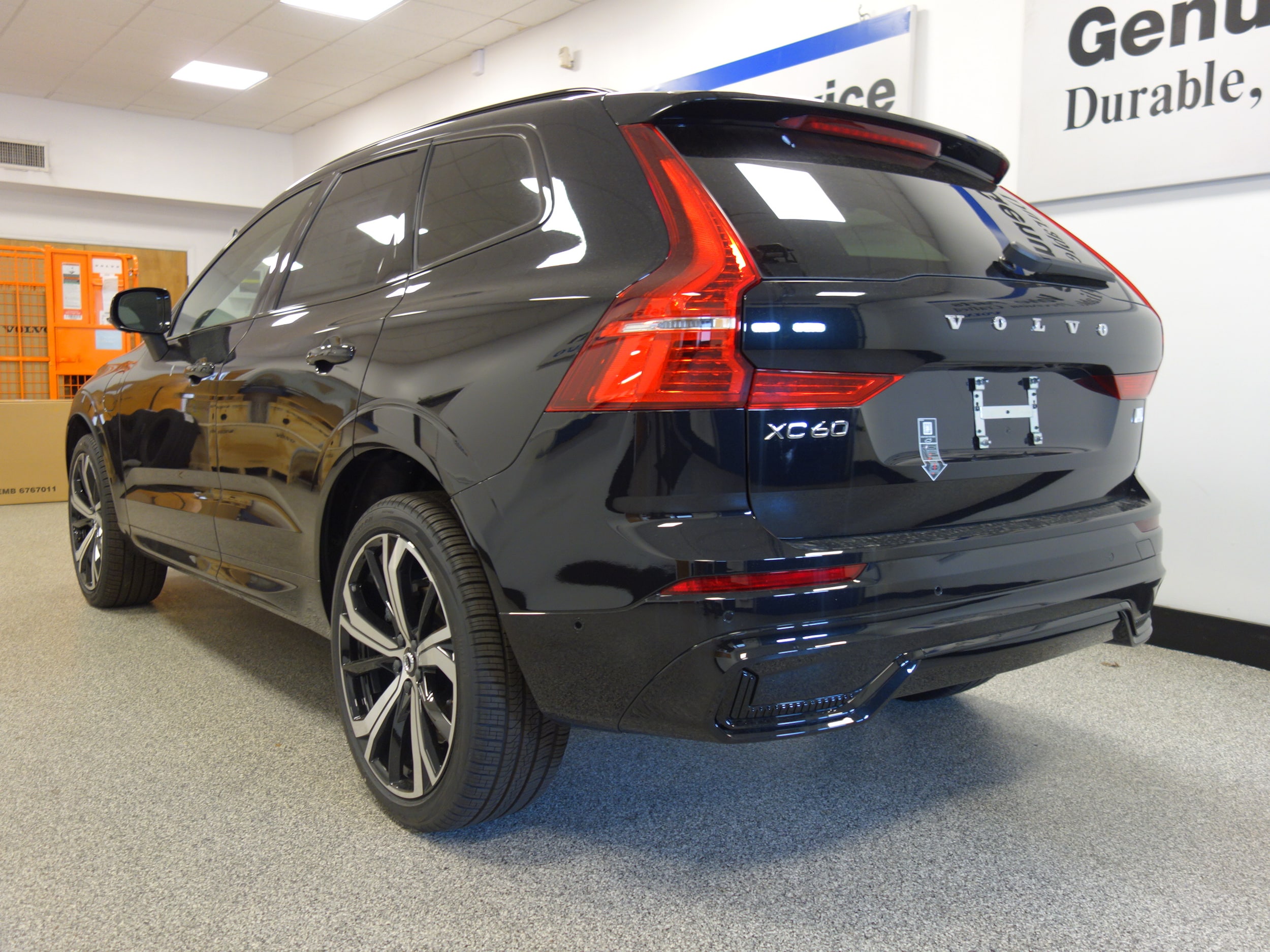 new 2024 Volvo XC60 plug-in hybrid car, priced at $70,895