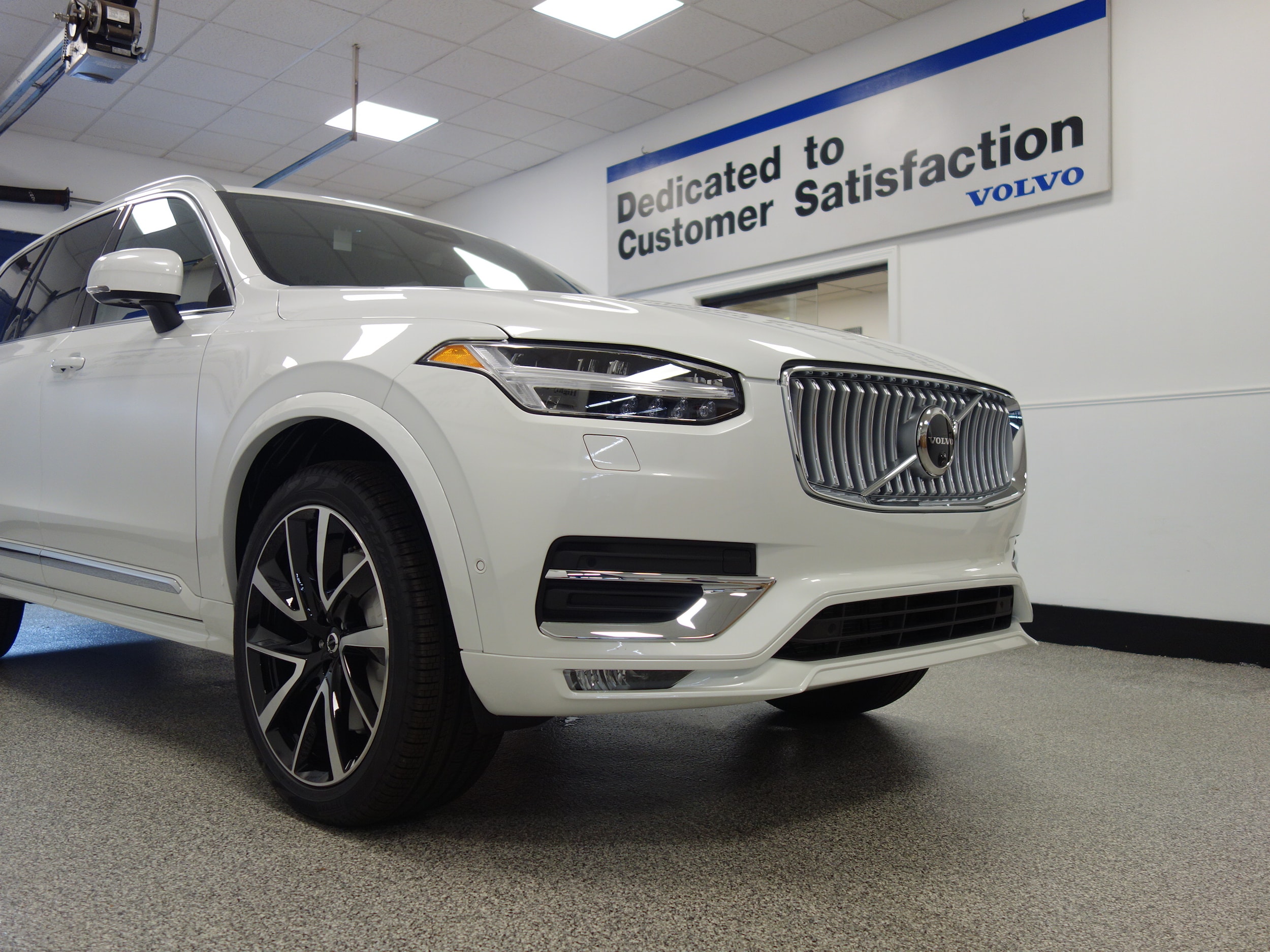 new 2024 Volvo XC90 car, priced at $69,315