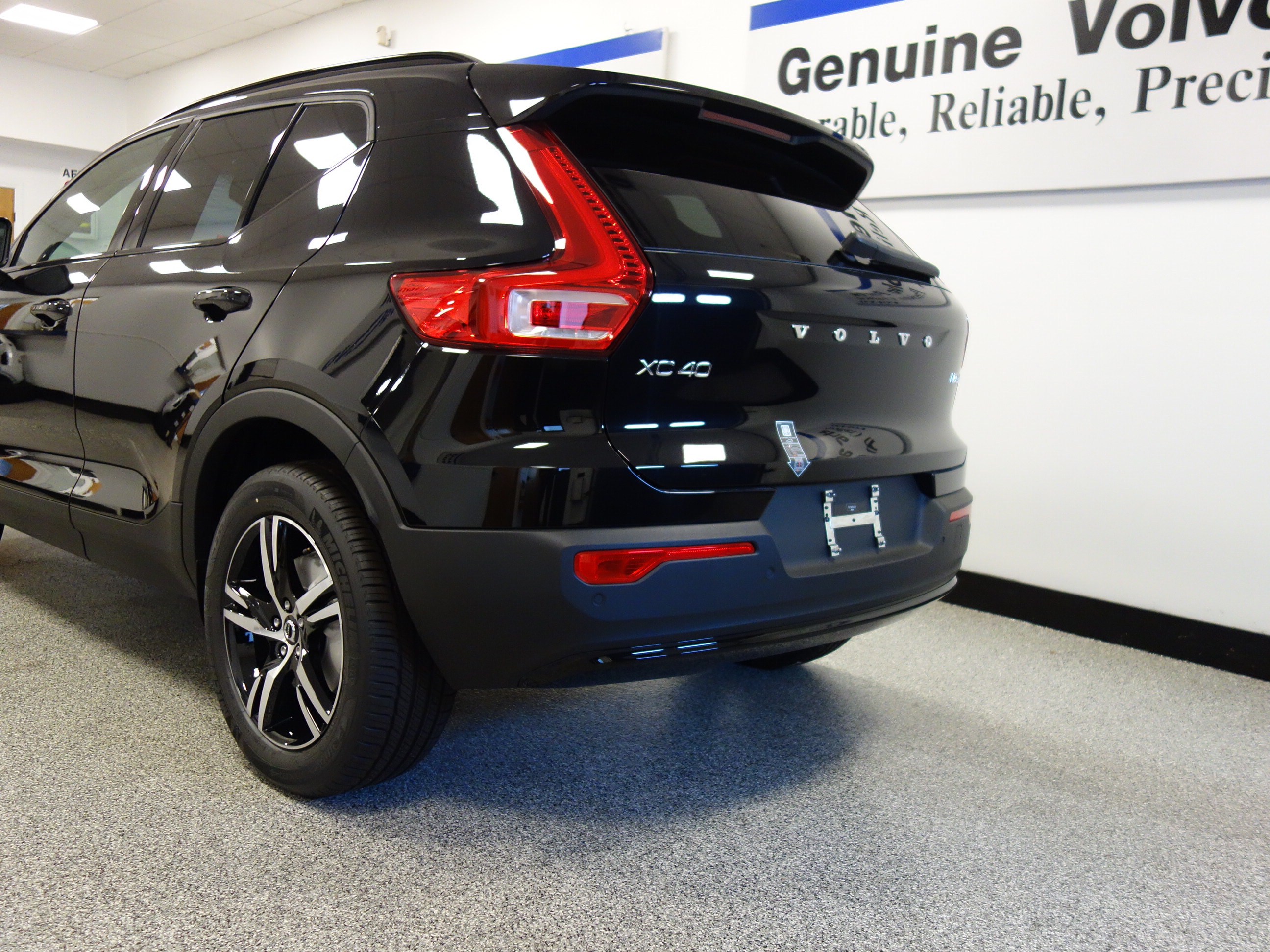 new 2024 Volvo XC40 car, priced at $44,145