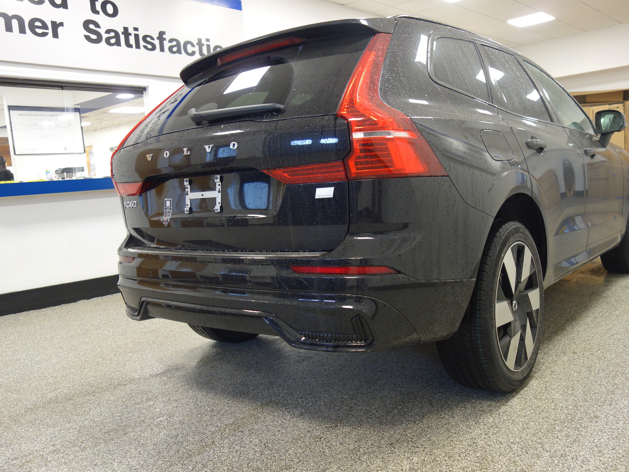 new 2024 Volvo XC60 plug-in hybrid car, priced at $67,425