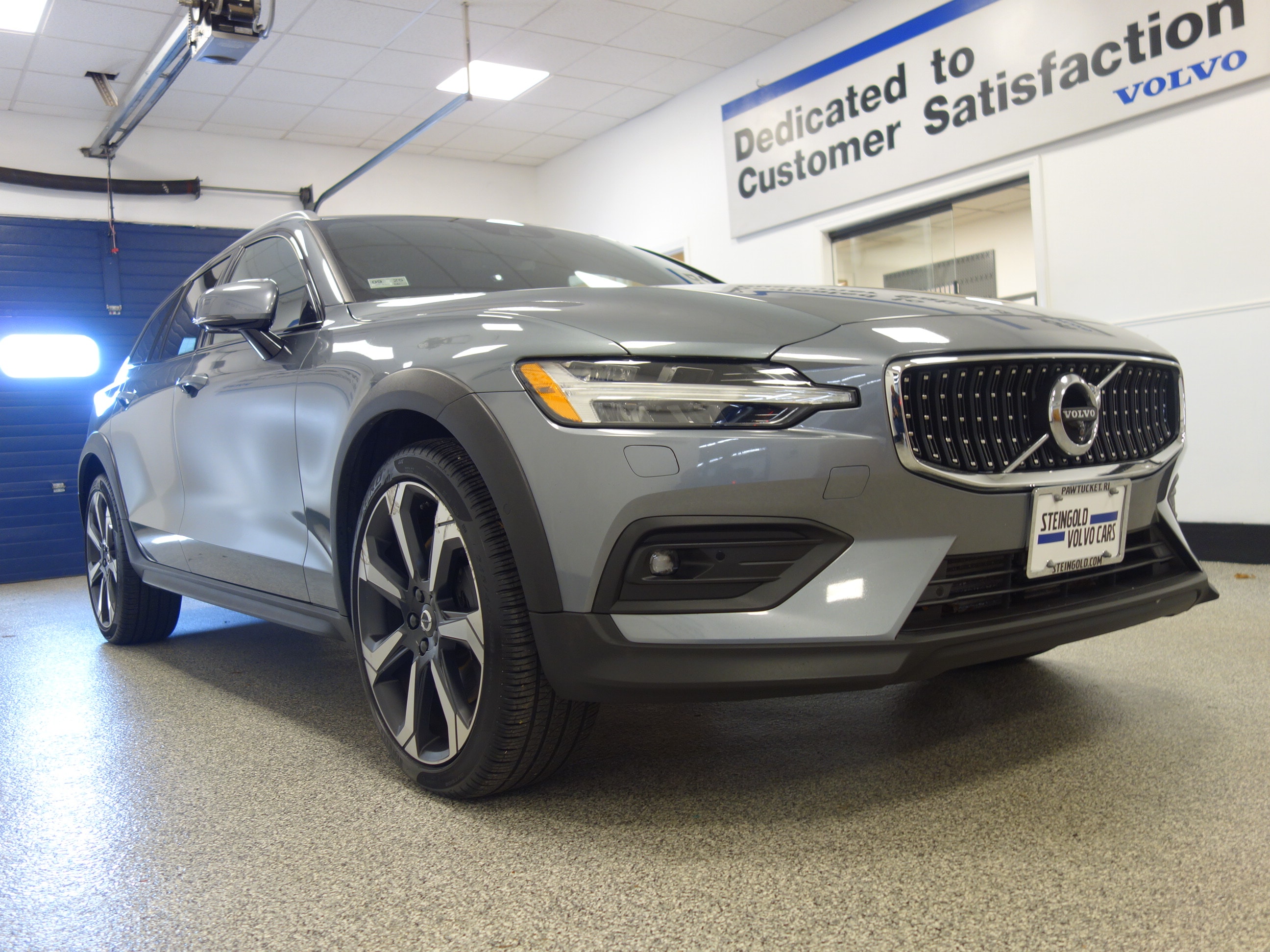 used 2019 Volvo V60 Cross Country car, priced at $34,900
