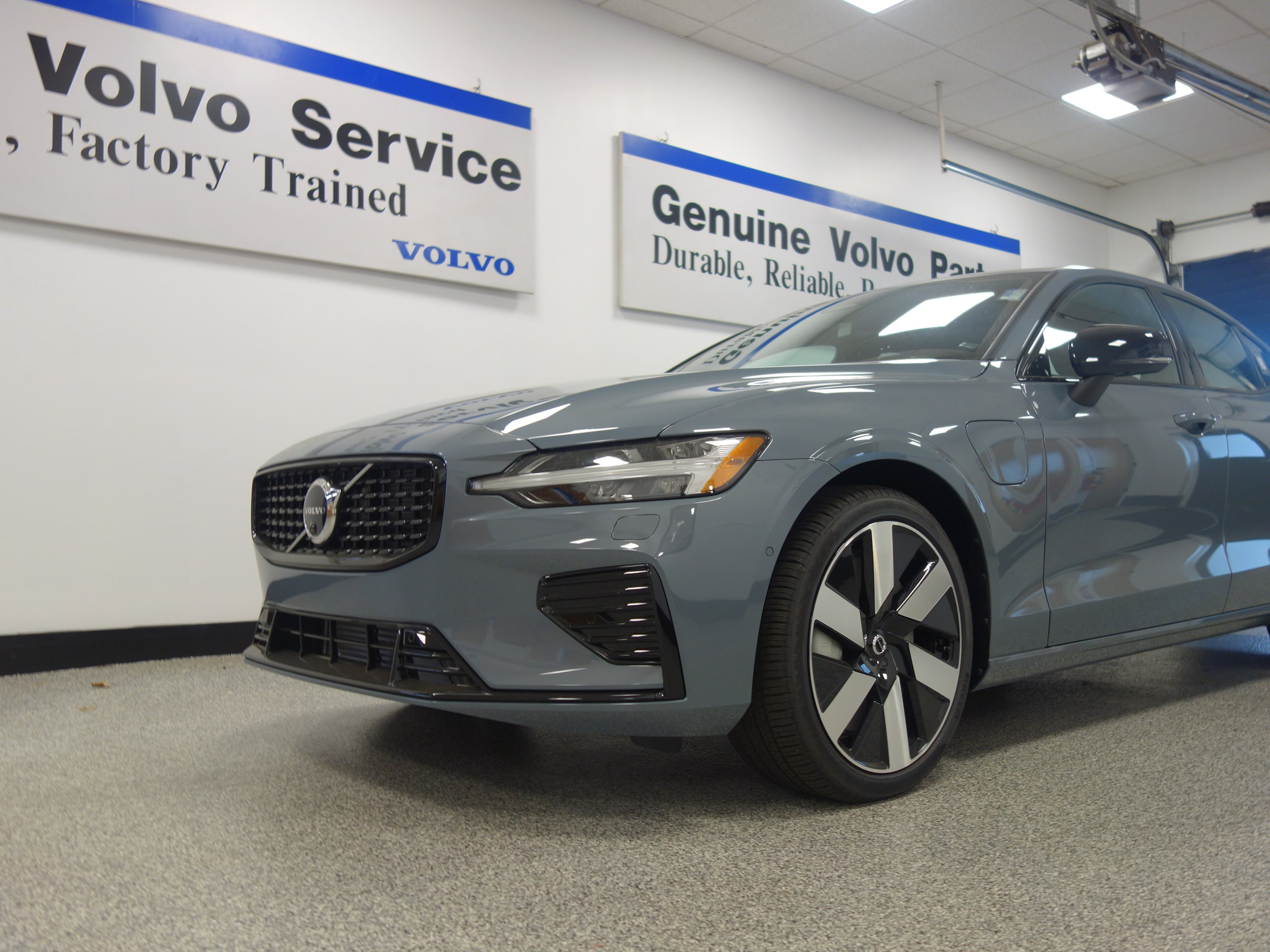 new 2024 Volvo S60 Recharge Plug-In Hybrid car, priced at $64,445