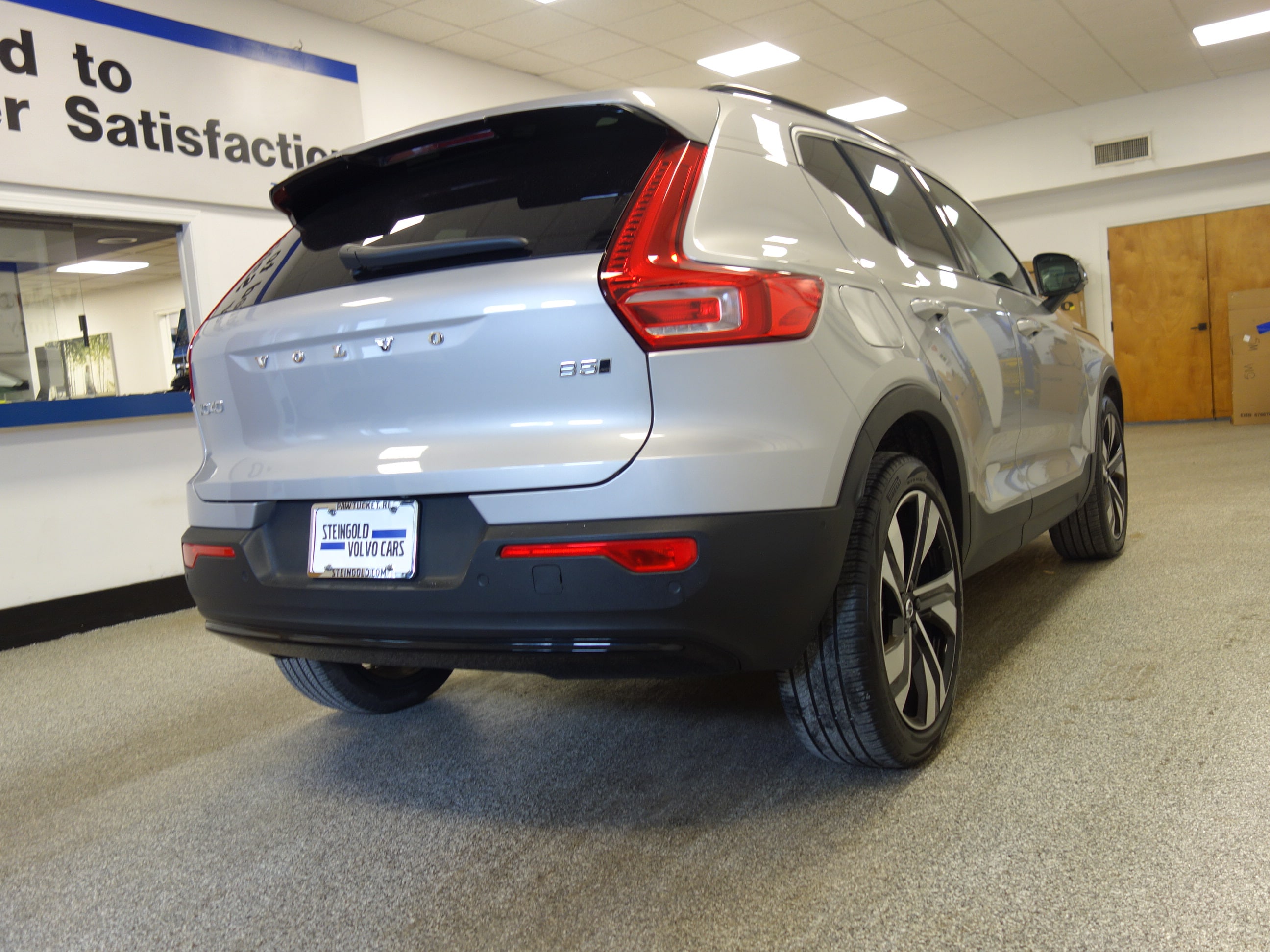 used 2023 Volvo XC40 car, priced at $39,900