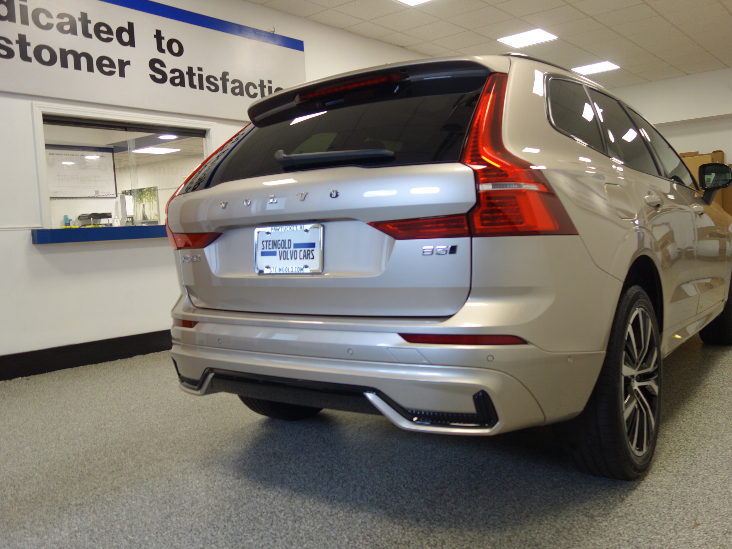 used 2023 Volvo XC60 car, priced at $46,500