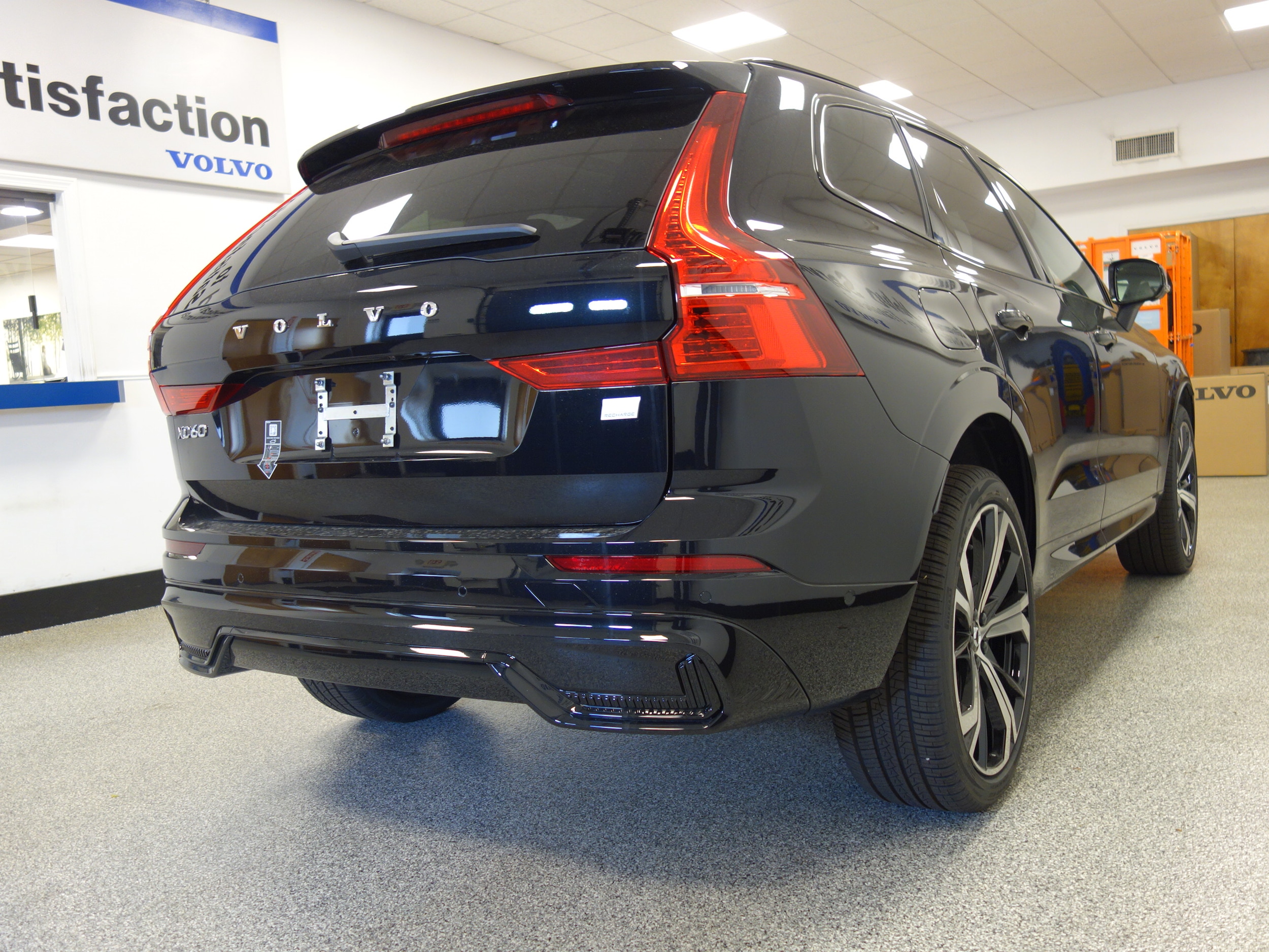 new 2024 Volvo XC60 plug-in hybrid car, priced at $70,895