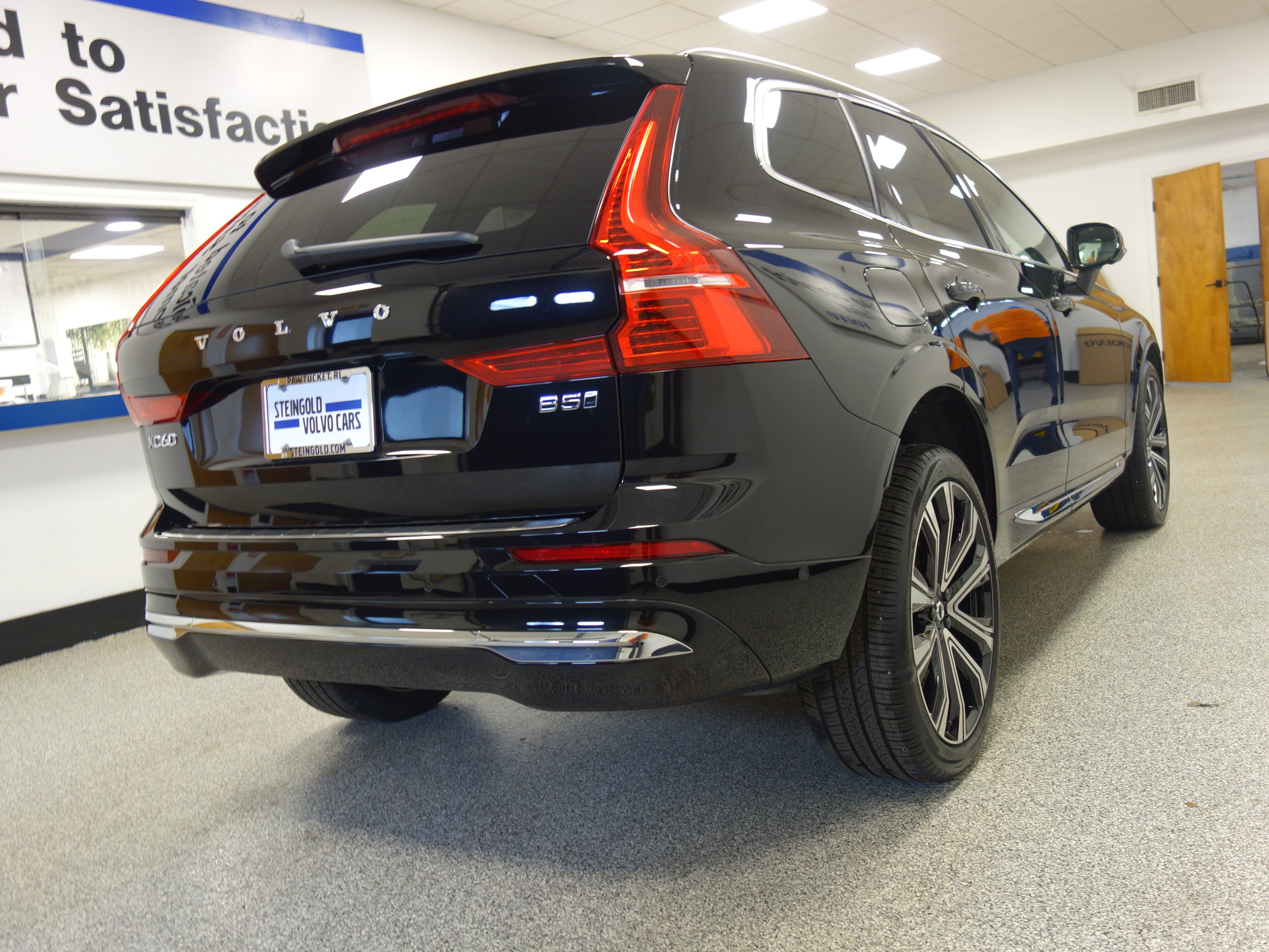 used 2023 Volvo XC60 car, priced at $56,500
