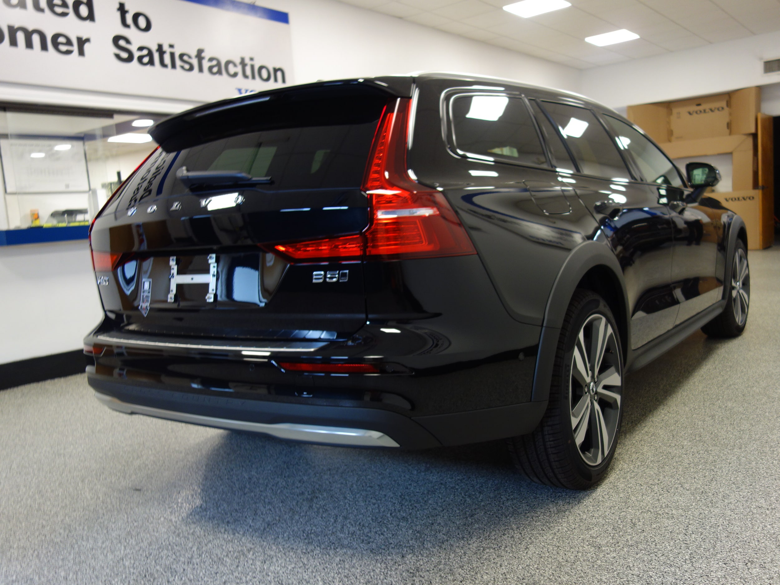 new 2025 Volvo V60 Cross Country car, priced at $55,025