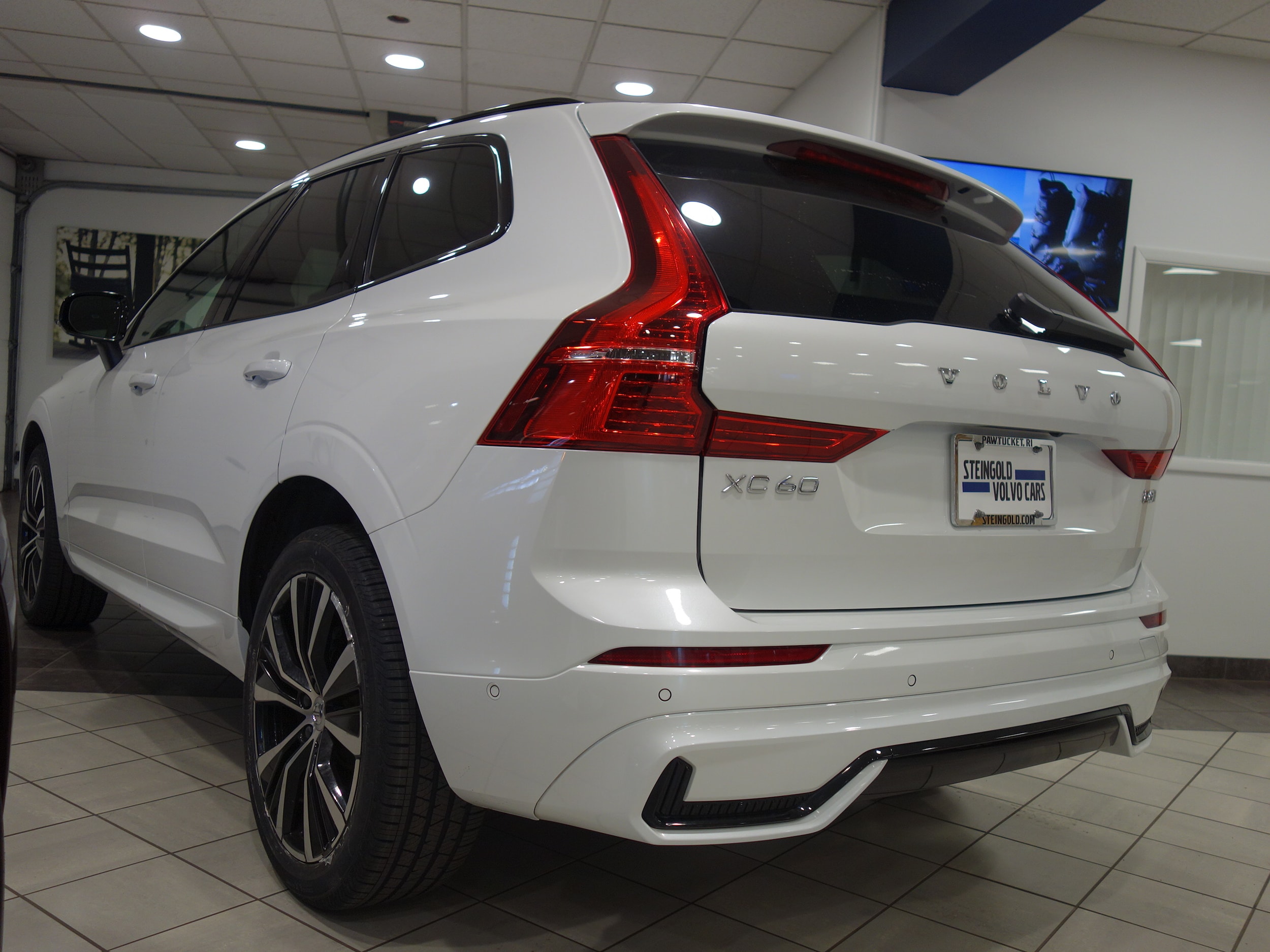 used 2023 Volvo XC60 car, priced at $40,496