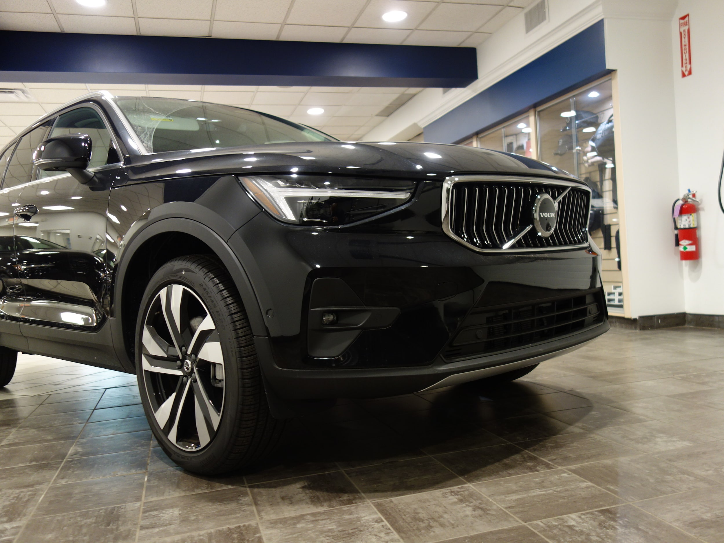 new 2025 Volvo XC40 car, priced at $50,375