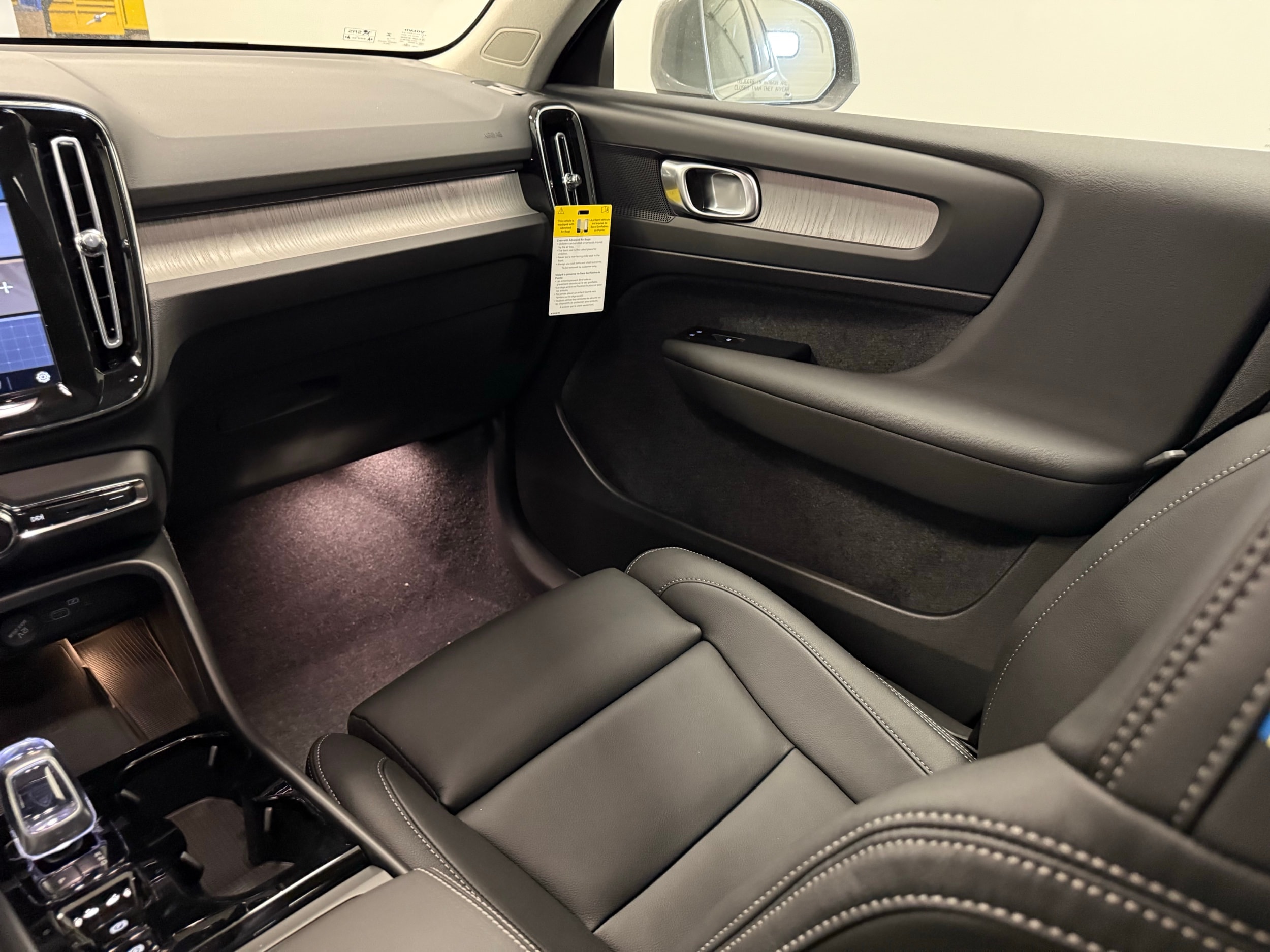 new 2025 Volvo XC40 car, priced at $48,335