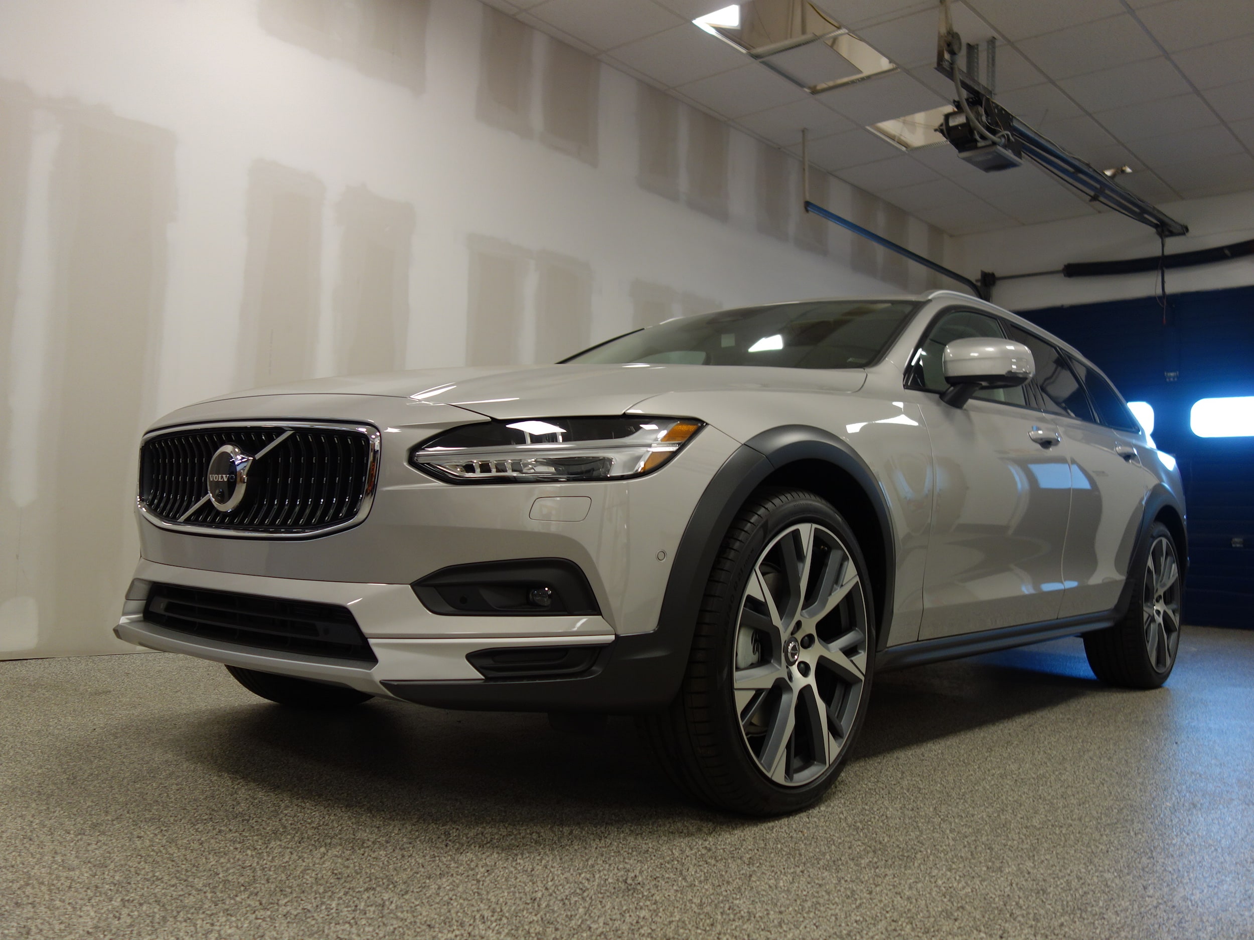 new 2025 Volvo V90 Cross Country car, priced at $69,720