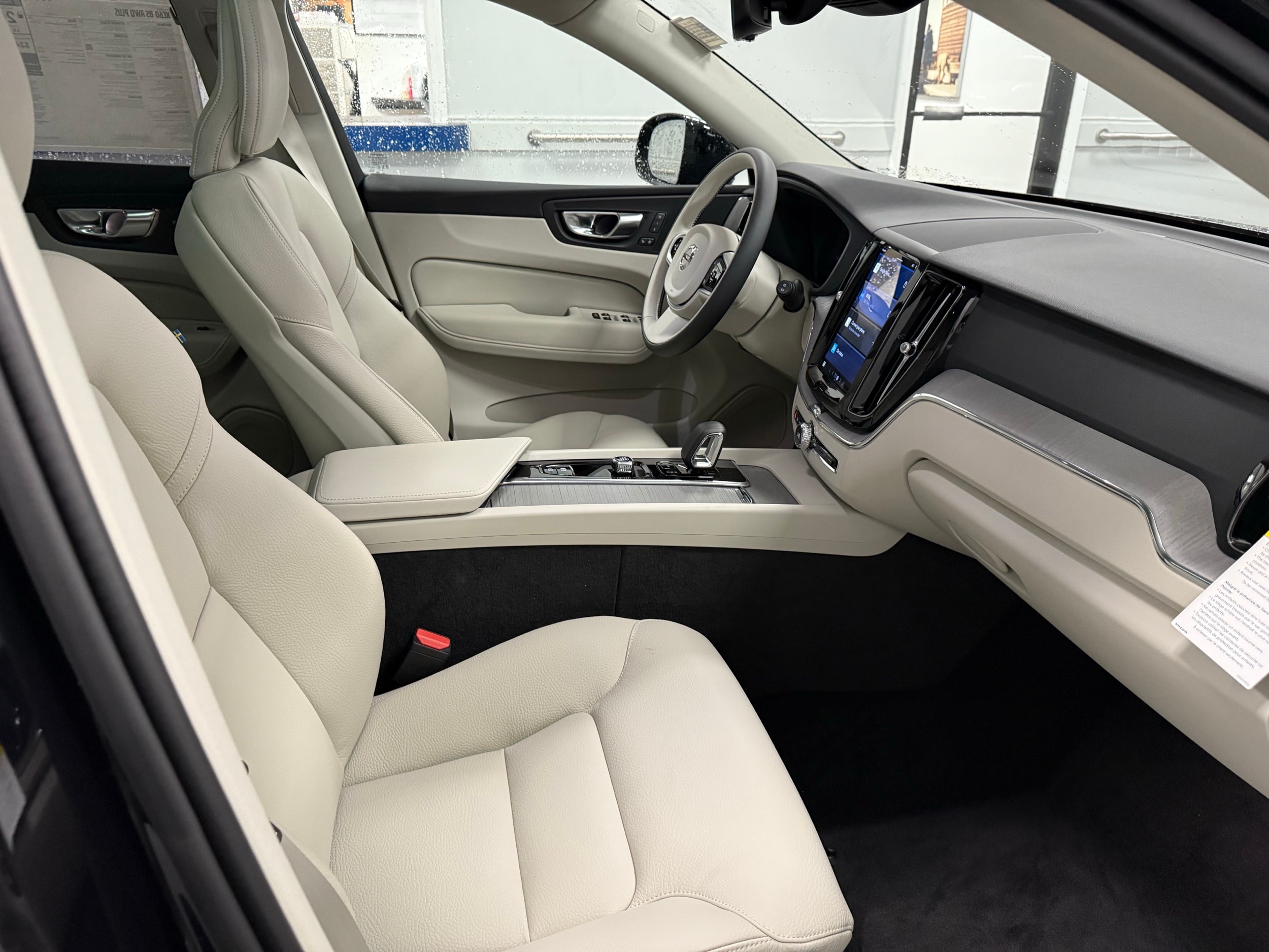 new 2025 Volvo XC60 car, priced at $54,585
