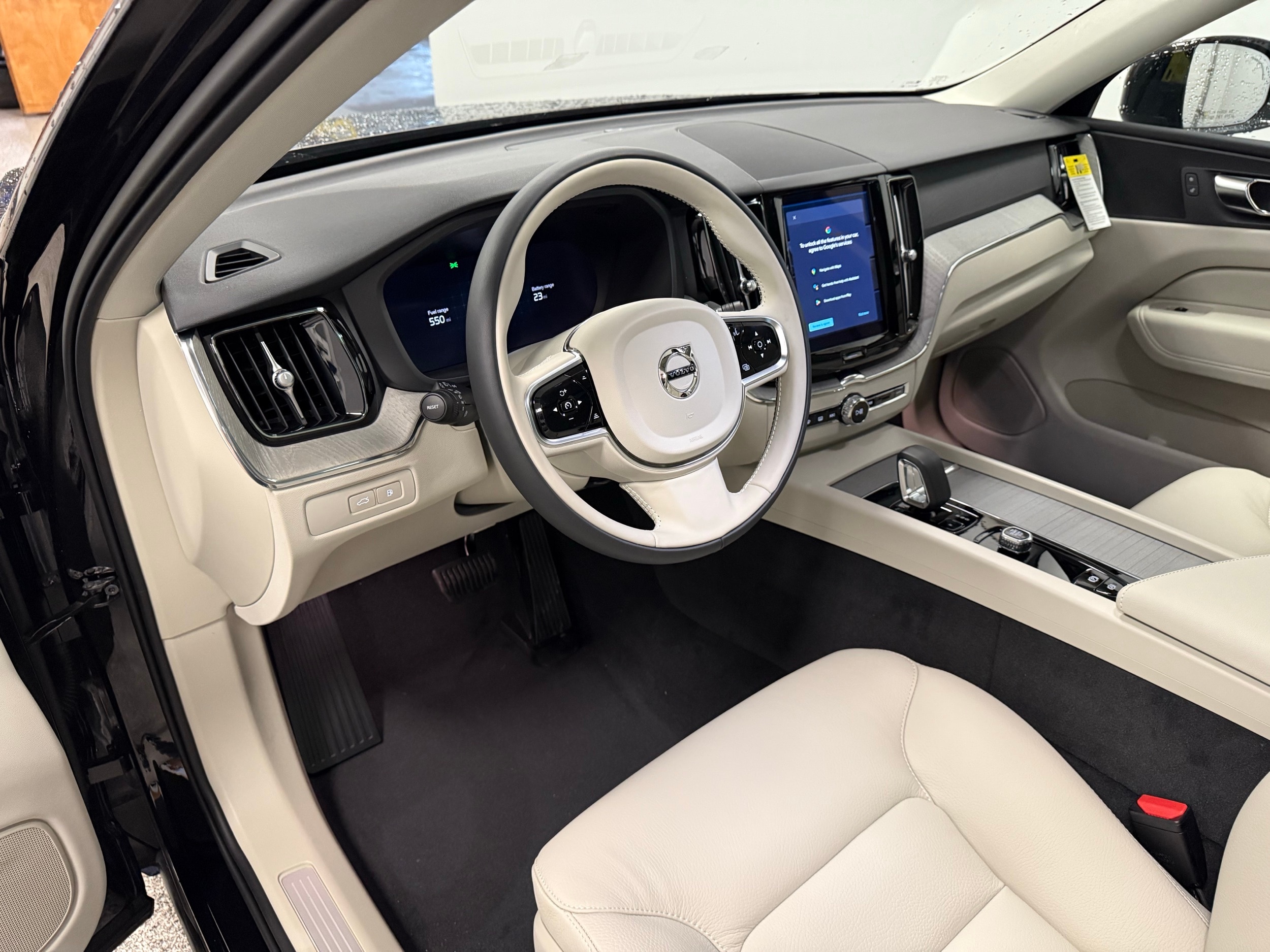 new 2025 Volvo XC60 plug-in hybrid car, priced at $66,235