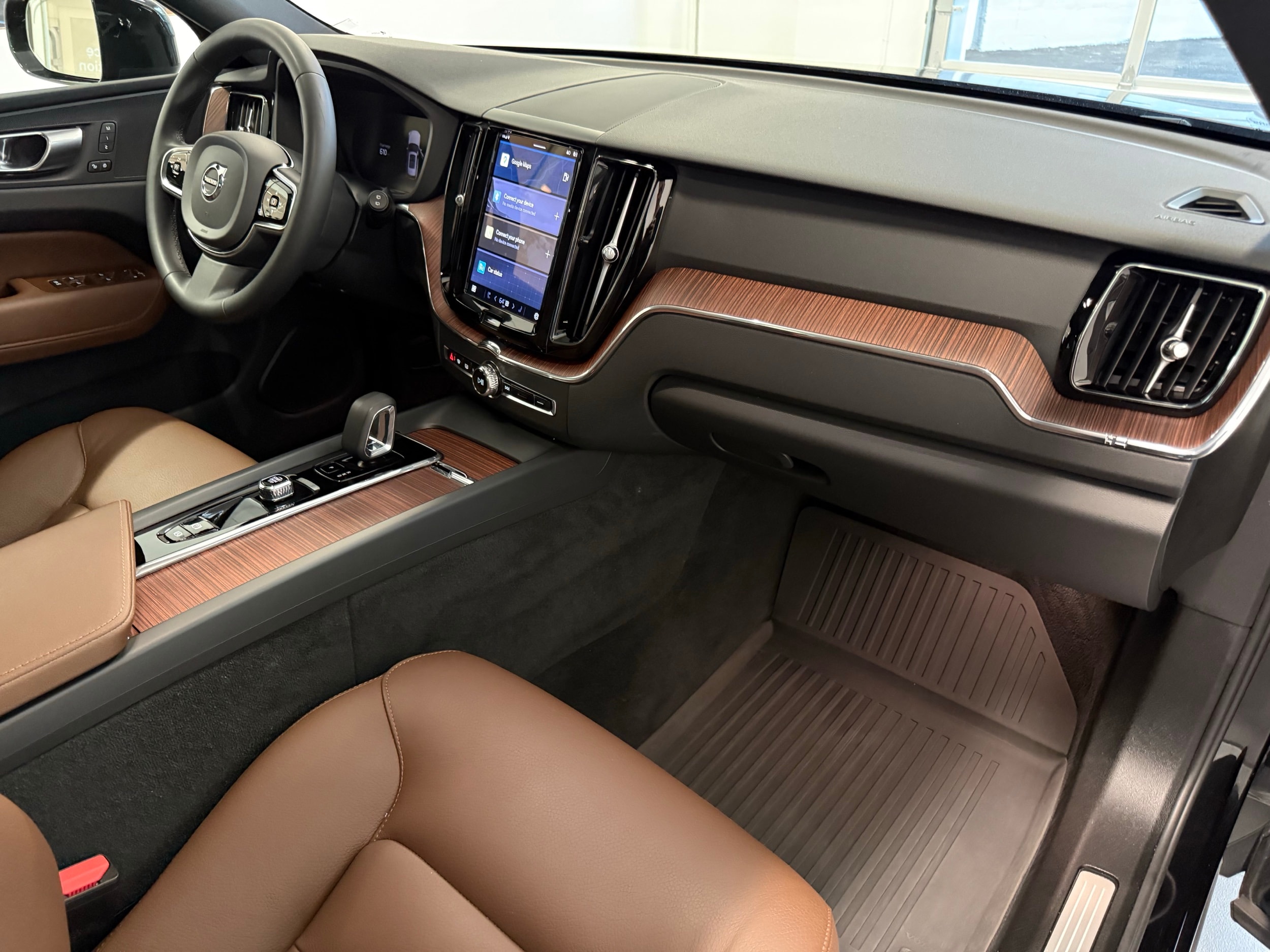 used 2024 Volvo XC60 car, priced at $38,900