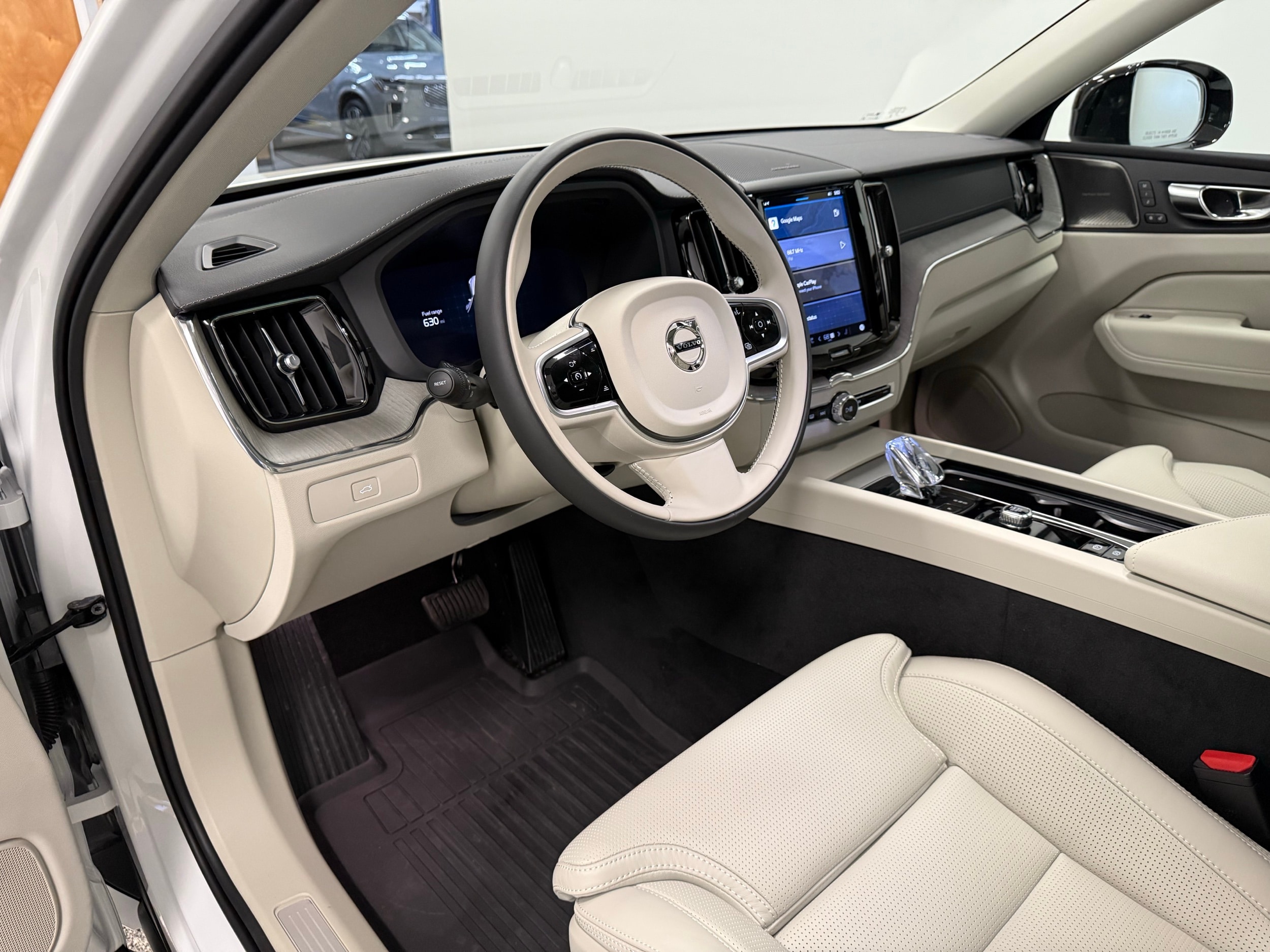new 2025 Volvo XC60 car, priced at $60,660