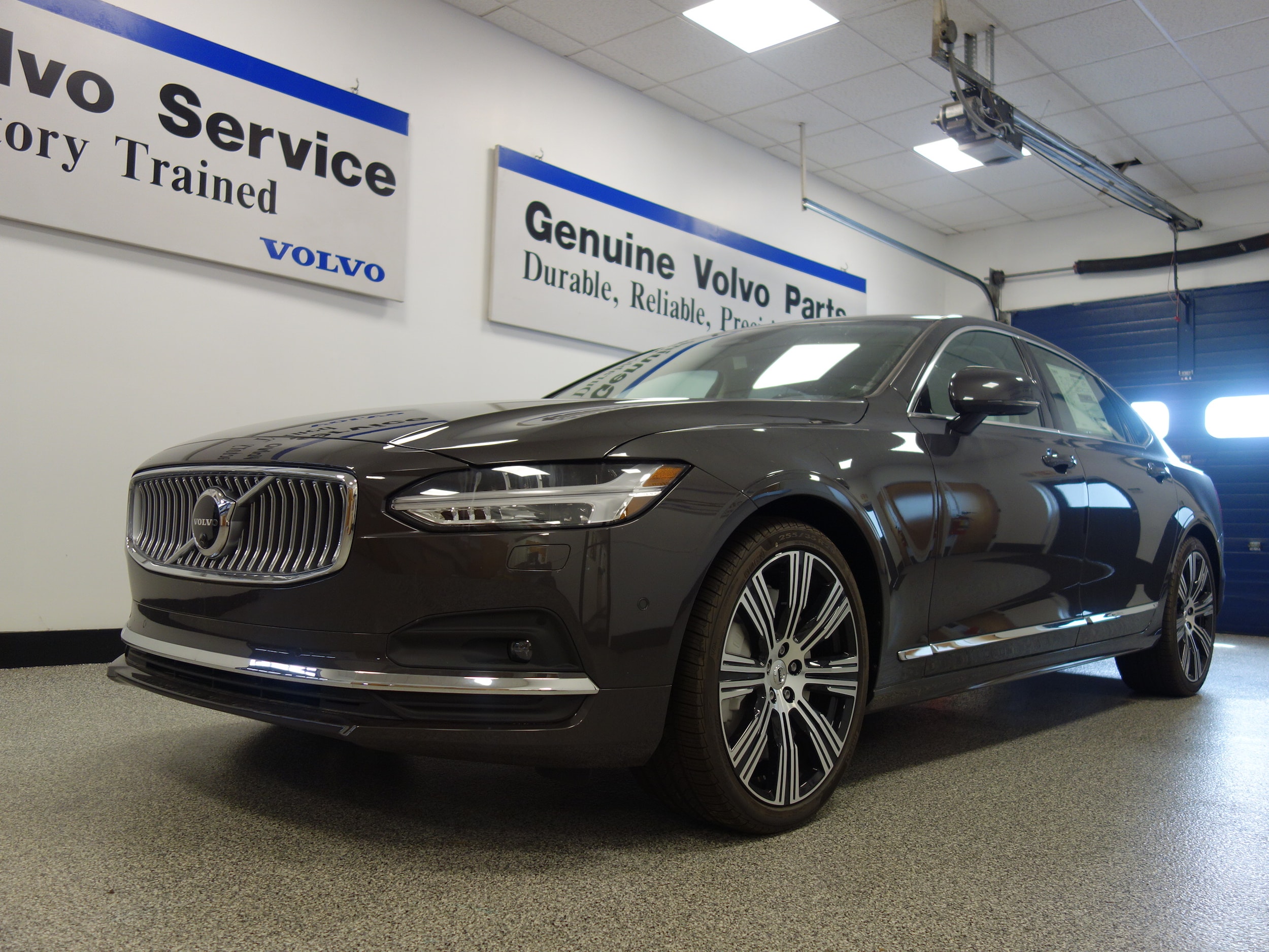 new 2024 Volvo S90 car, priced at $61,295