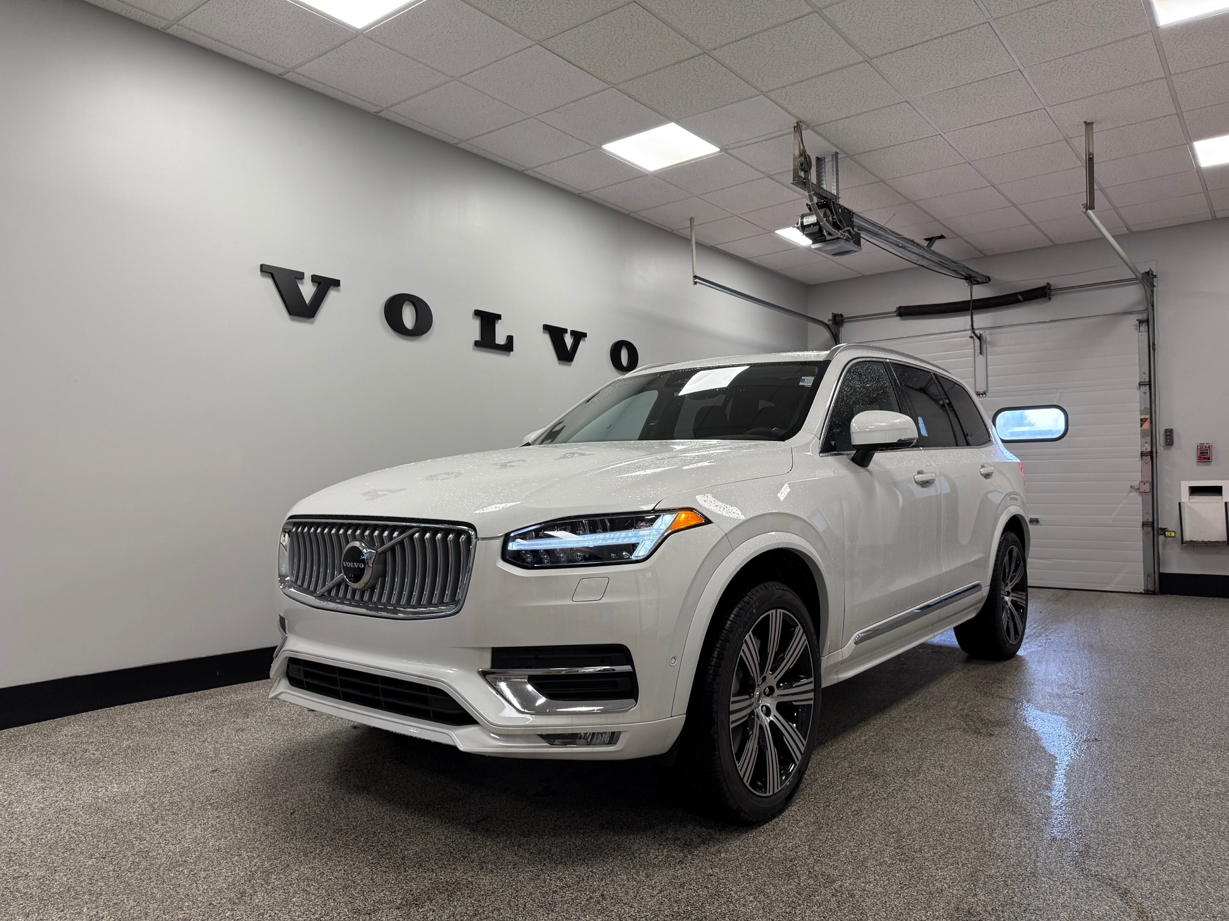 new 2025 Volvo XC90 car, priced at $68,455