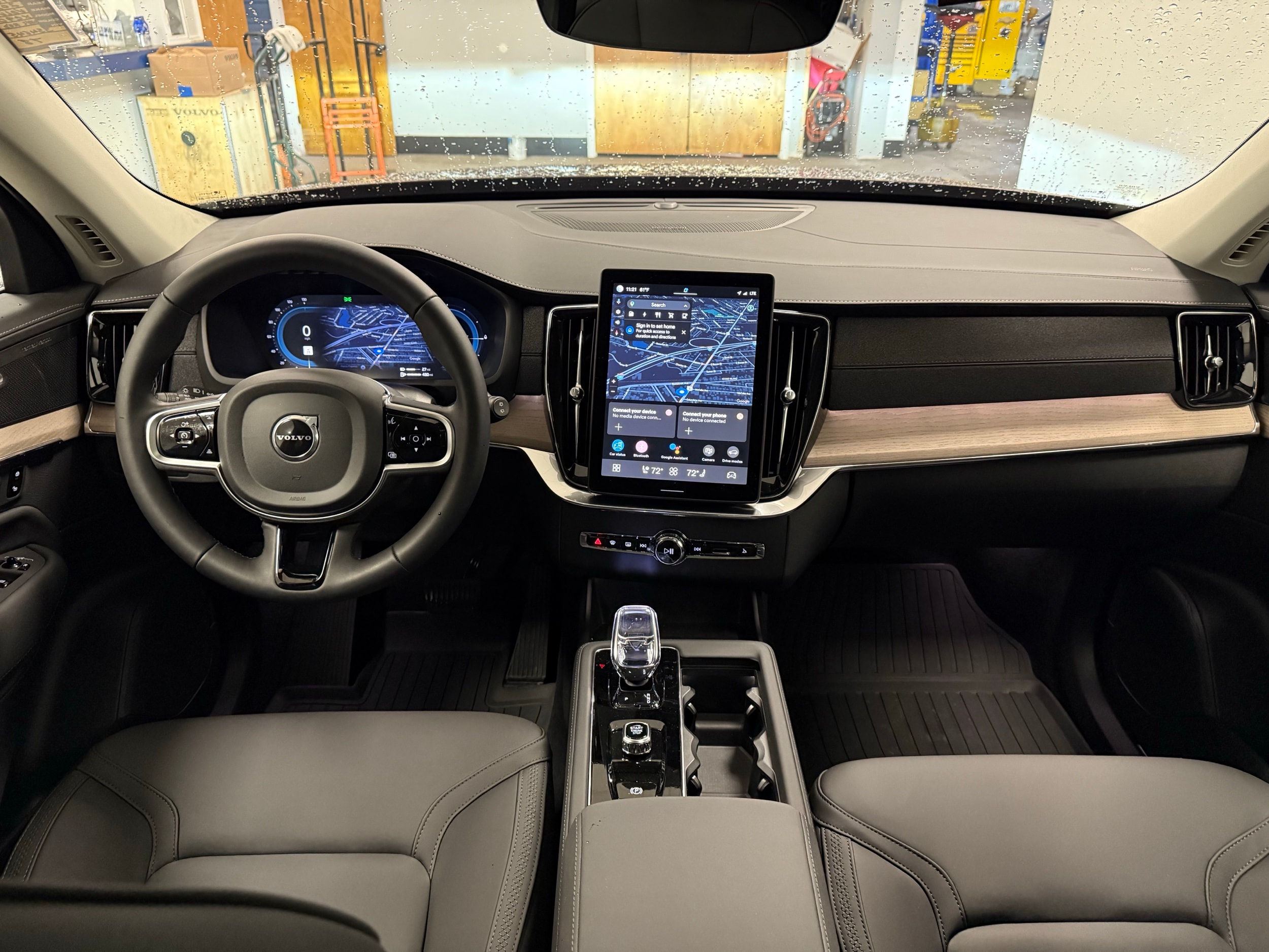 new 2025 Volvo XC90 plug-in hybrid car, priced at $79,195