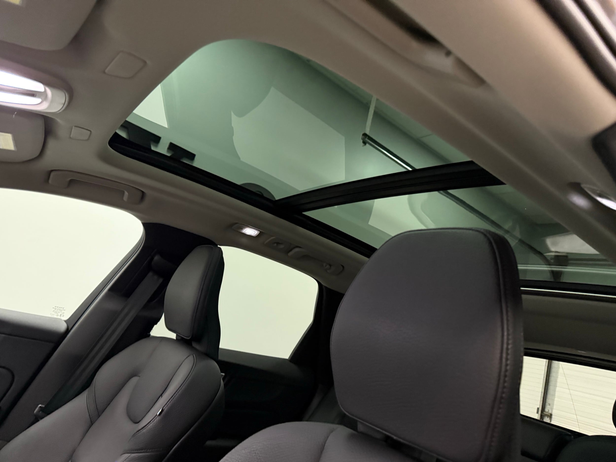 new 2024 Volvo XC60 plug-in hybrid car, priced at $59,920