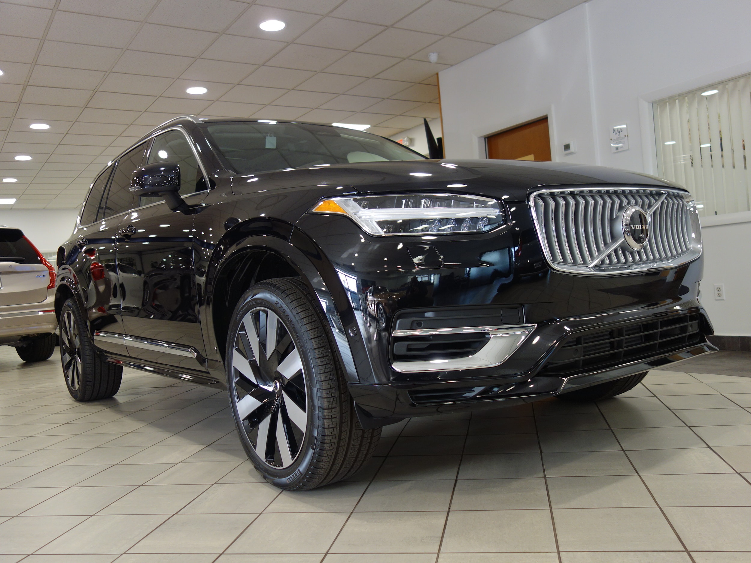 new 2025 Volvo XC90 plug-in hybrid car, priced at $78,260