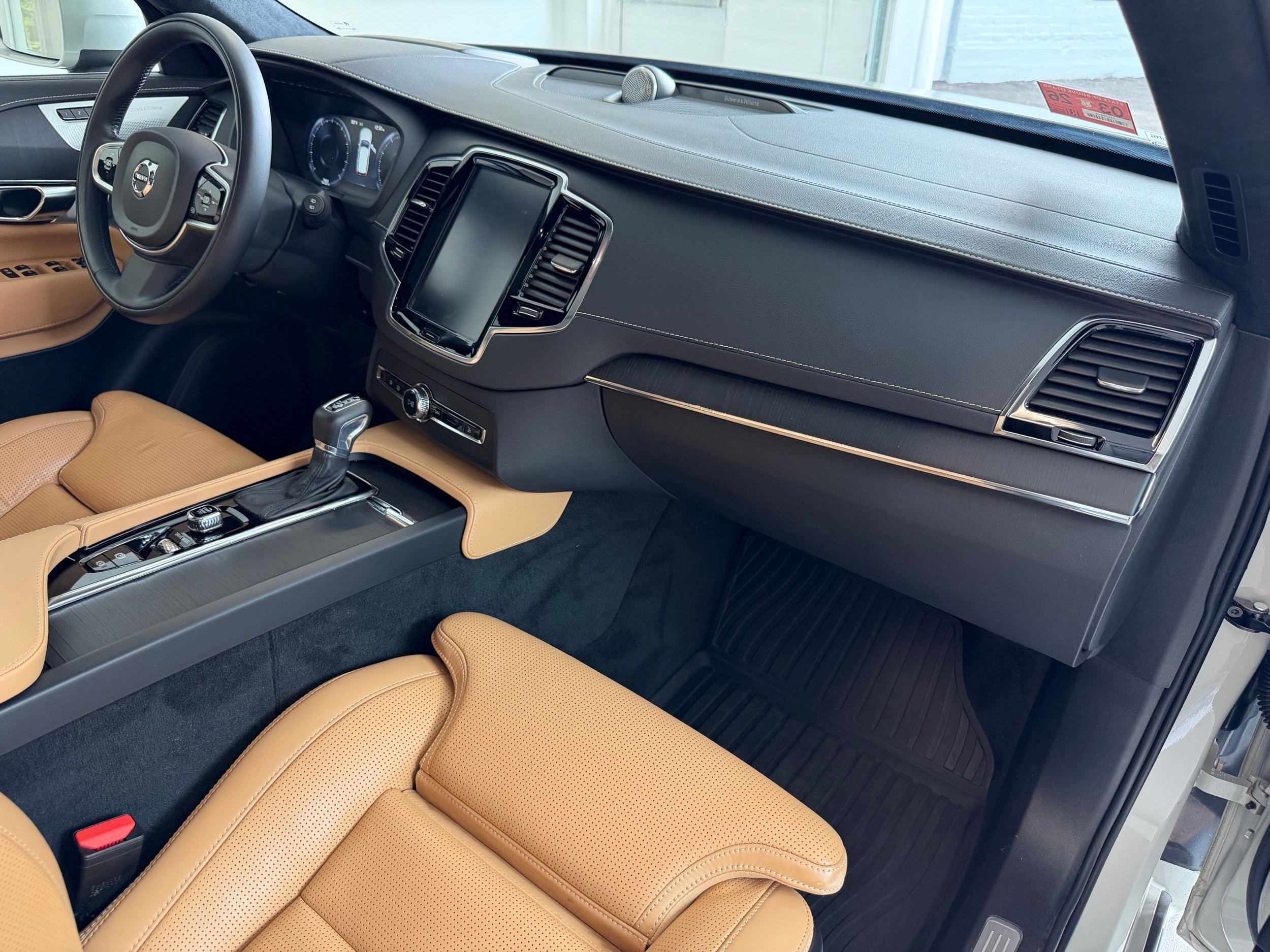 used 2021 Volvo XC90 car, priced at $38,400